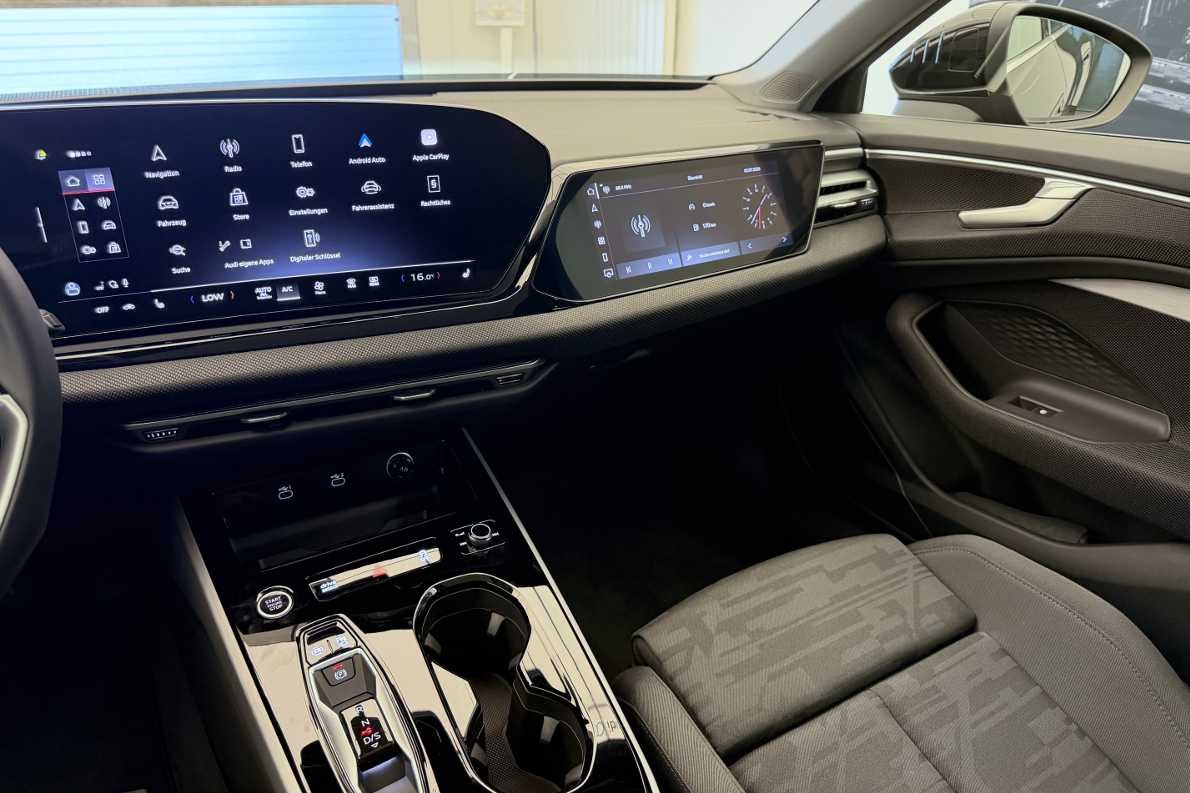 AUDI A6 Avant TDI quattro 150 kW S tronic-image-16