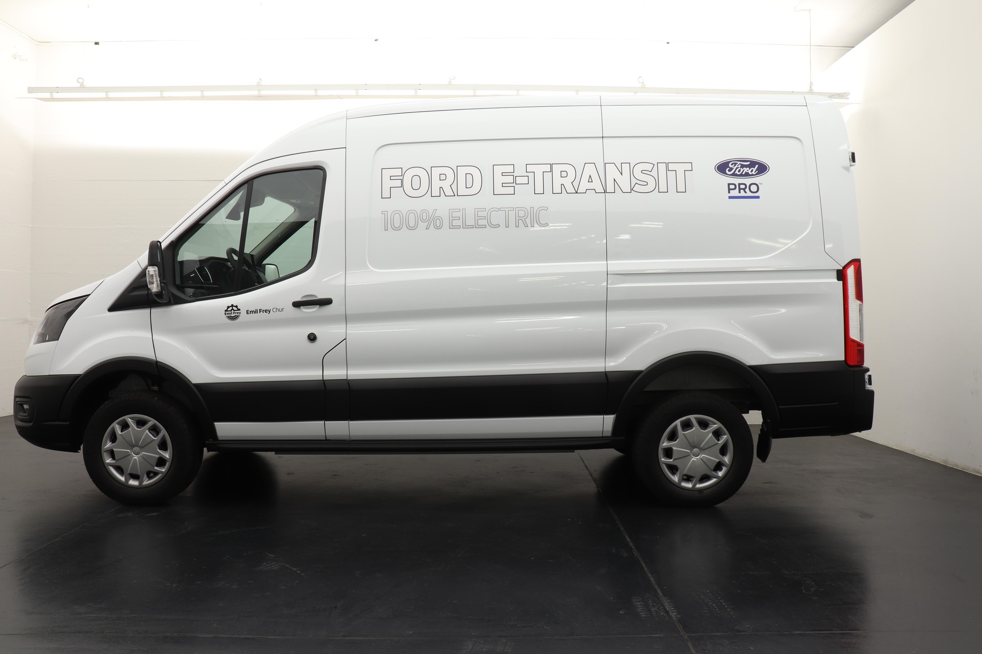 FORD E-Transit Van 350 L2H2 68kWh Trend-image-4