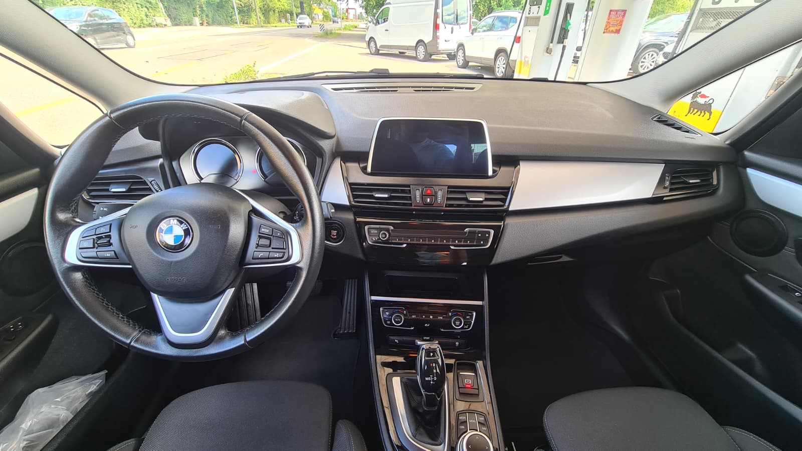 BMW 218d Gran Tourer Steptronic ** Gr-Navi ** PDC Hinten ** Klimaautomat ** Tempomat ** Frisch Ab MFK & Service **-image-15