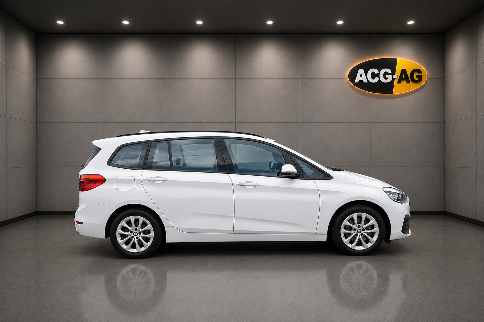 BMW 218d Gran Tourer Steptronic ** Gr-Navi ** PDC Hinten ** Klimaautomat ** Tempomat ** Frisch Ab MFK & Service **-image-5