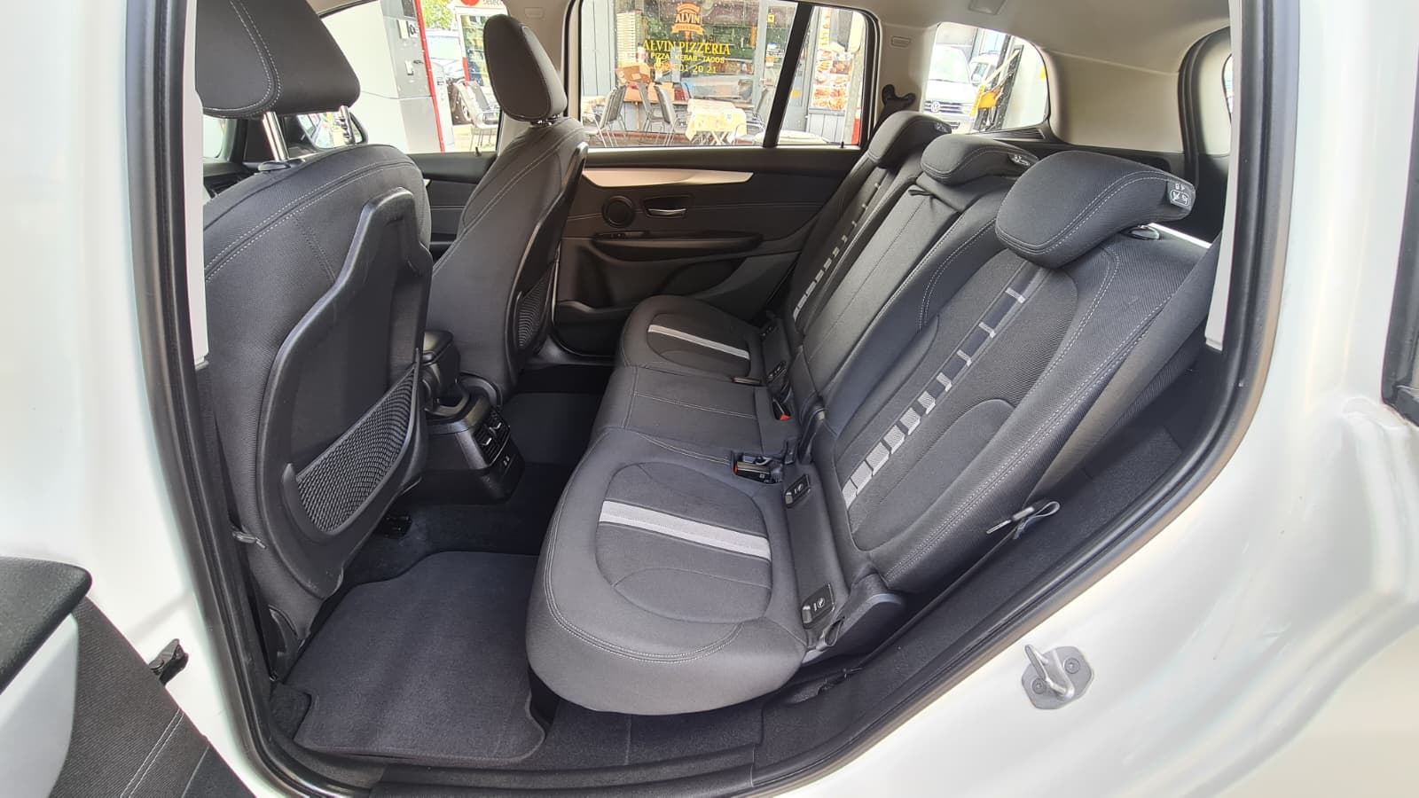 BMW 218d Gran Tourer Steptronic ** Gr-Navi ** PDC Hinten ** Klimaautomat ** Tempomat ** Frisch Ab MFK & Service **-image-18