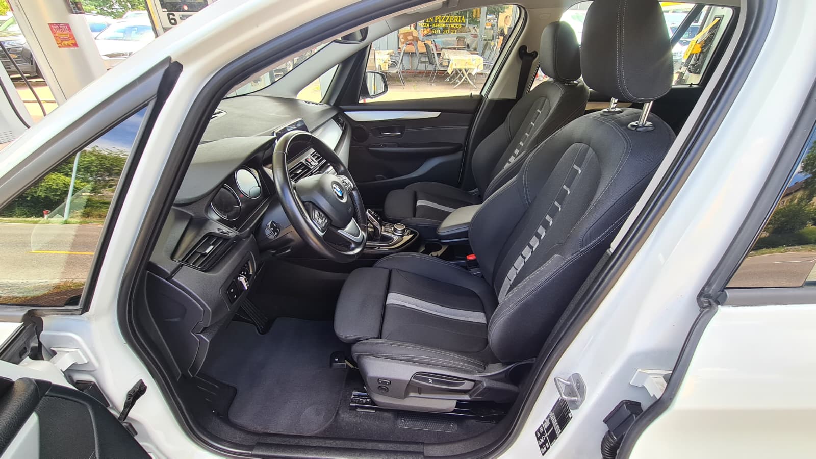BMW 218d Gran Tourer Steptronic ** Gr-Navi ** PDC Hinten ** Klimaautomat ** Tempomat ** Frisch Ab MFK & Service **-image-17