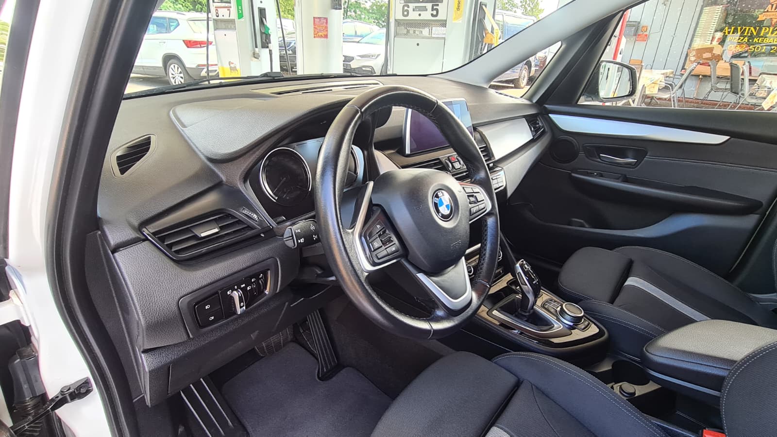 BMW 218d Gran Tourer Steptronic ** Gr-Navi ** PDC Hinten ** Klimaautomat ** Tempomat ** Frisch Ab MFK & Service **-image-16