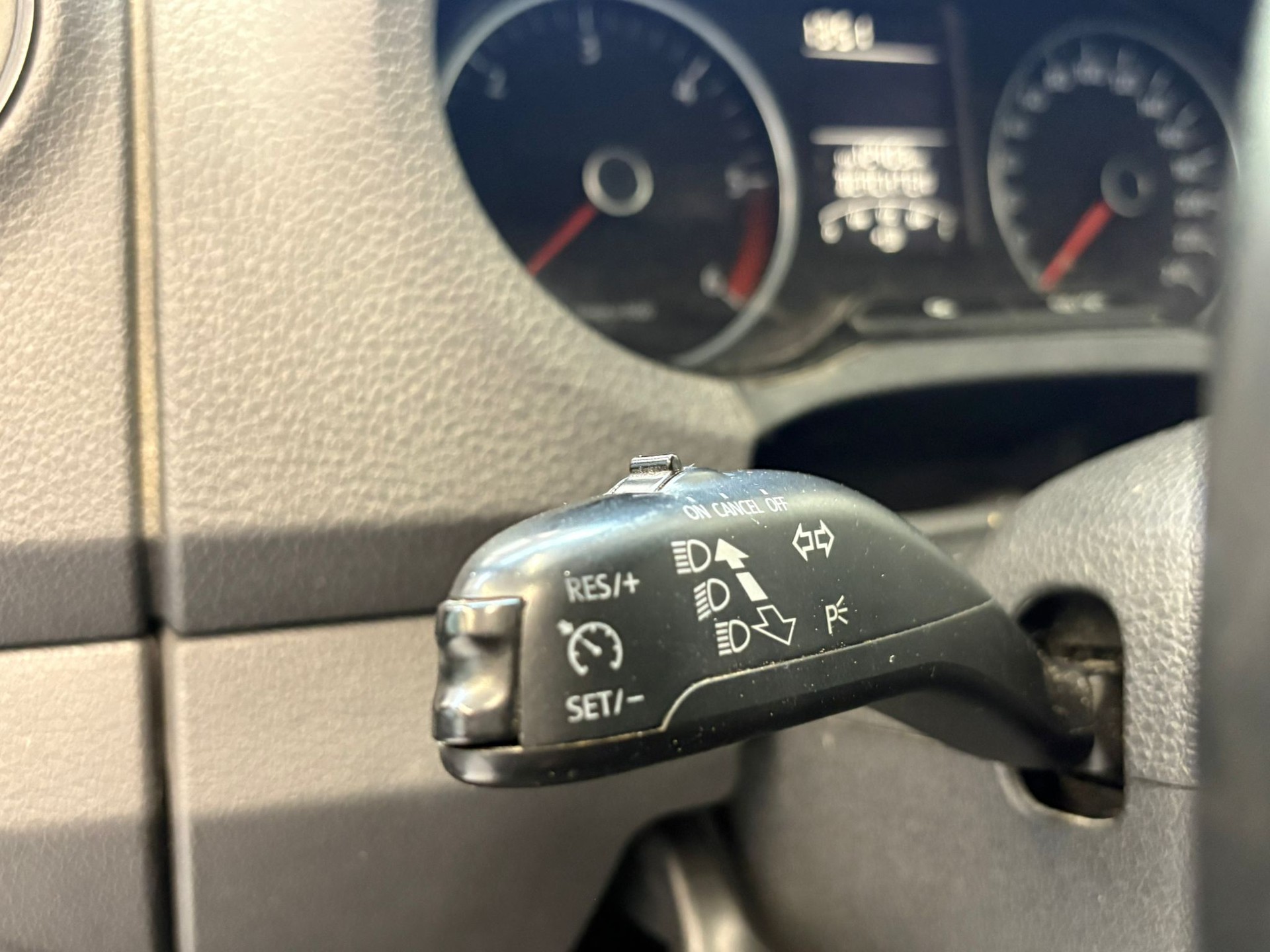 VW Amarok 2.0 BiTDI Trendline 4Motion-image-8