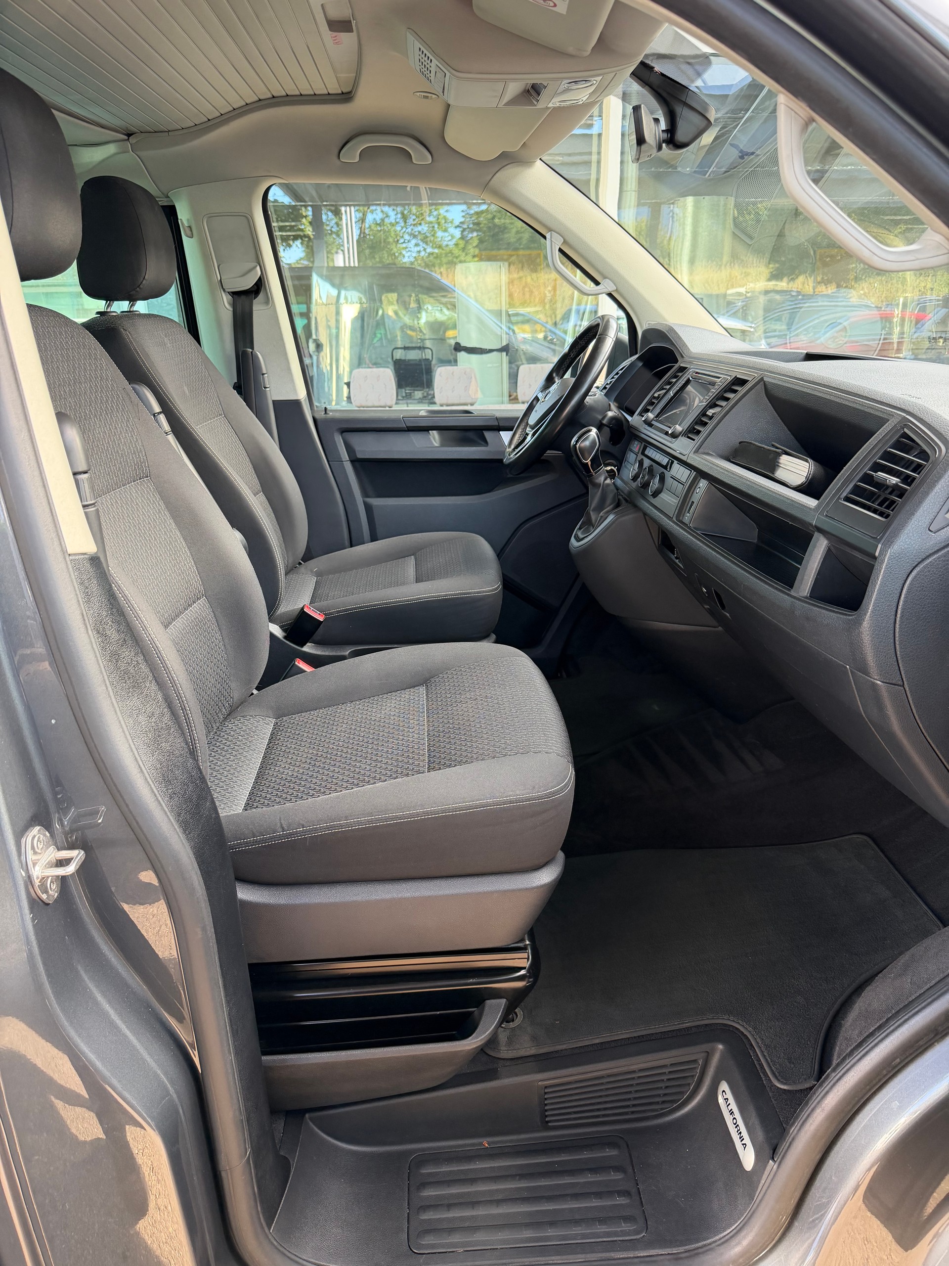 VW T6 California 2.0 TDI Beach DSG-image-17