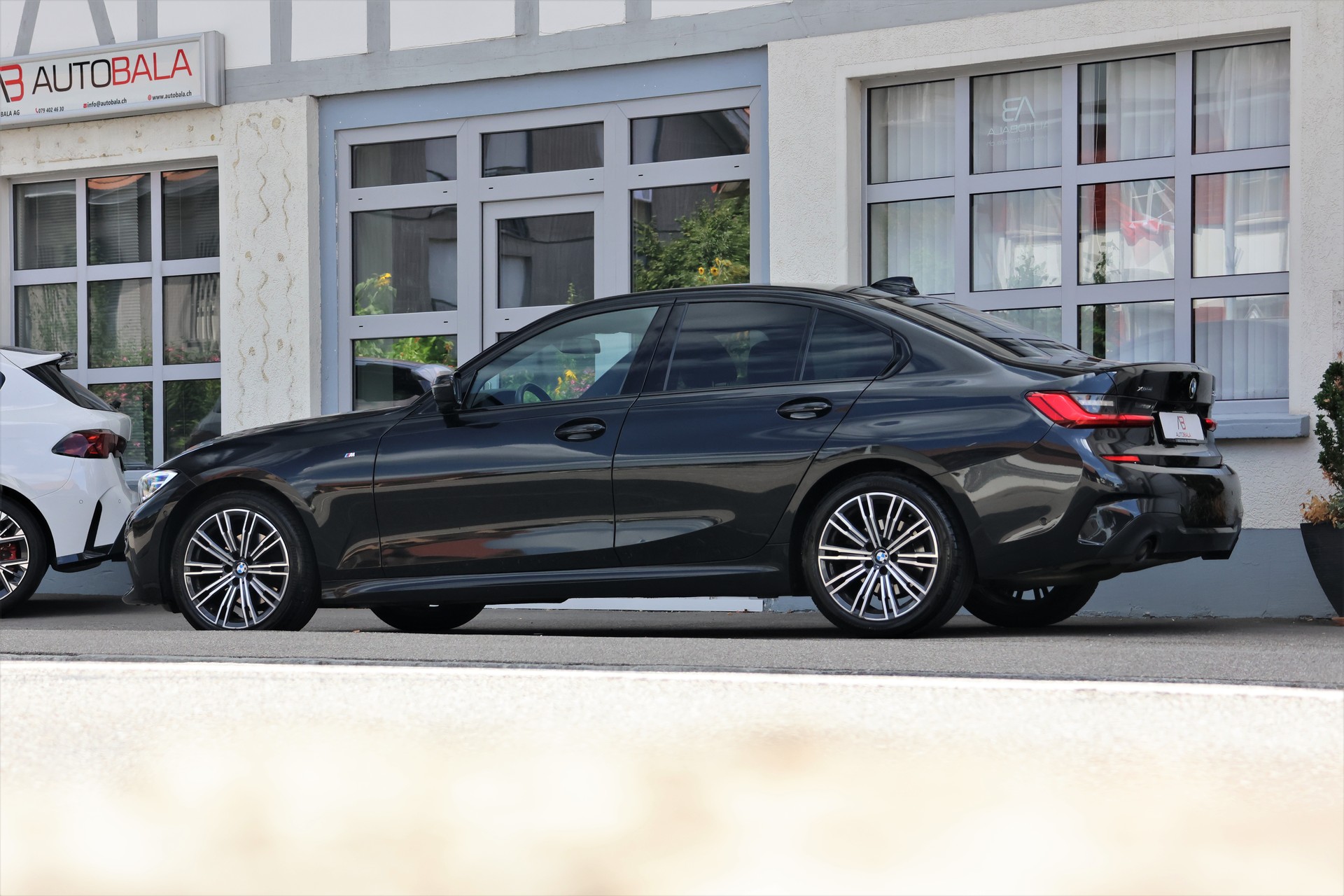 BMW 320d xDrive M Sport Steptronic (CH)-image-3