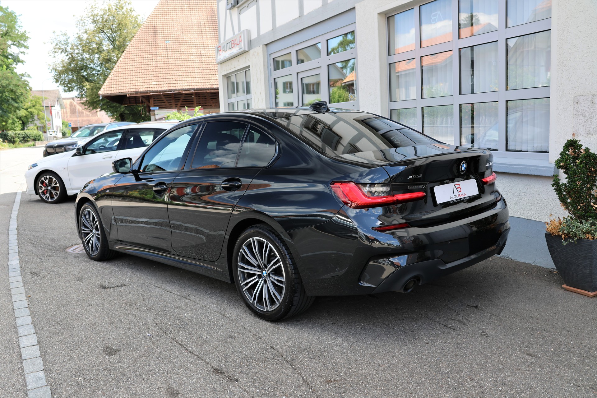 BMW 320d xDrive M Sport Steptronic (CH)-image-6
