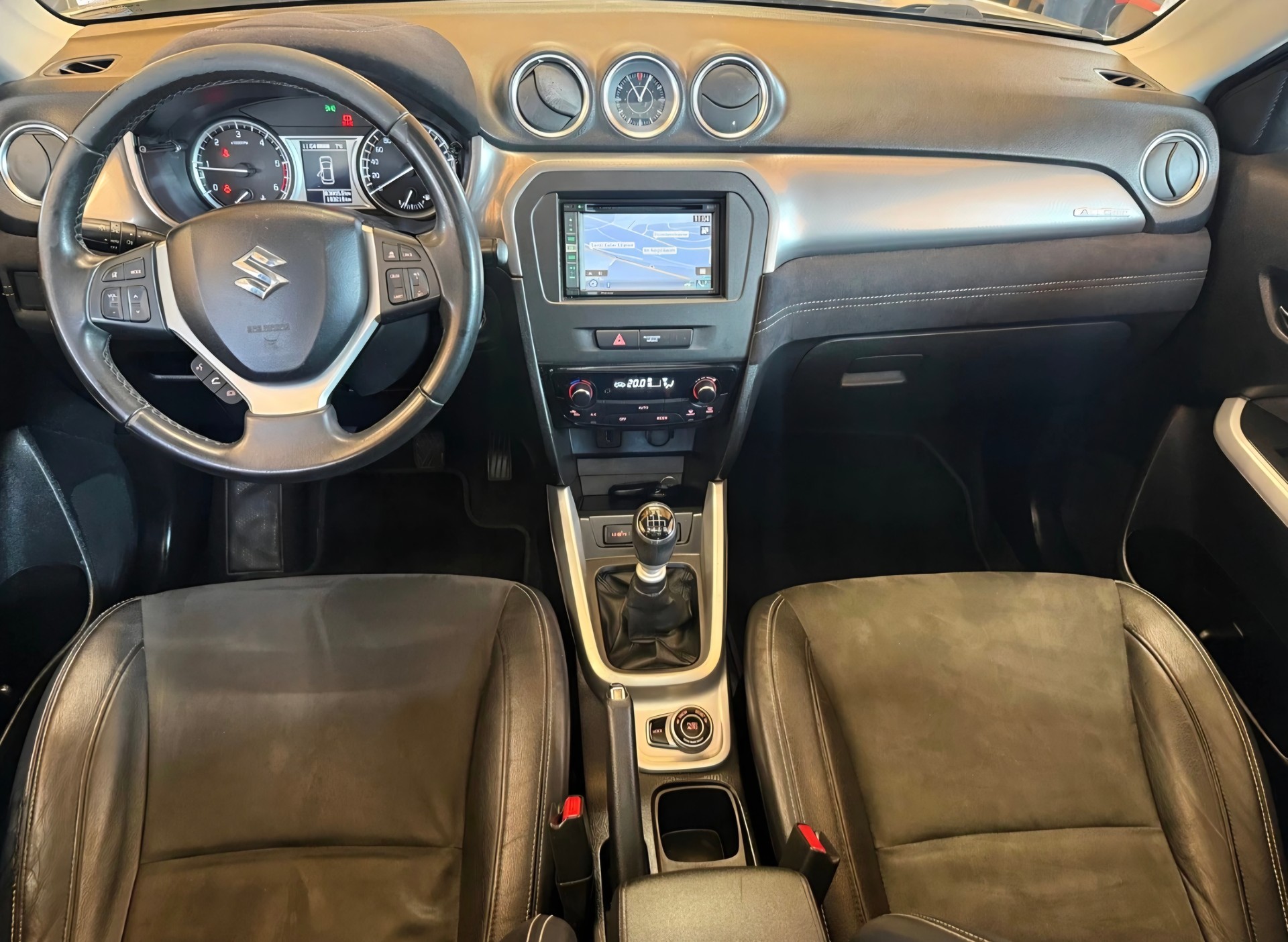 SUZUKI Vitara 1.6 TD Sergio Cellano Top-image-8