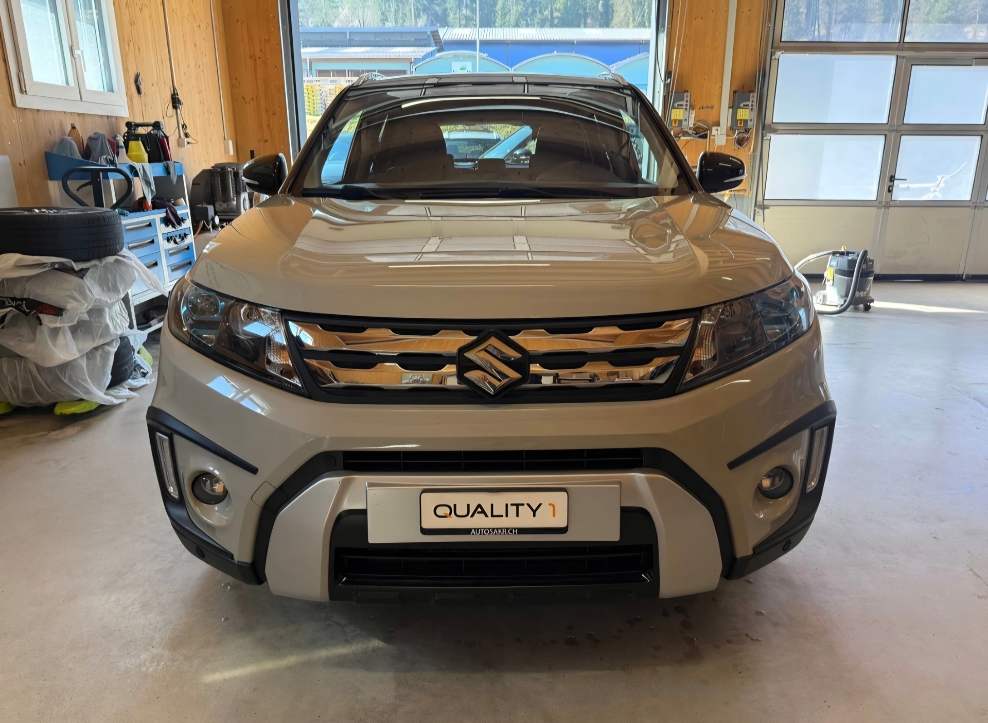 SUZUKI Vitara 1.6 TD Sergio Cellano Top-showroom-element-1