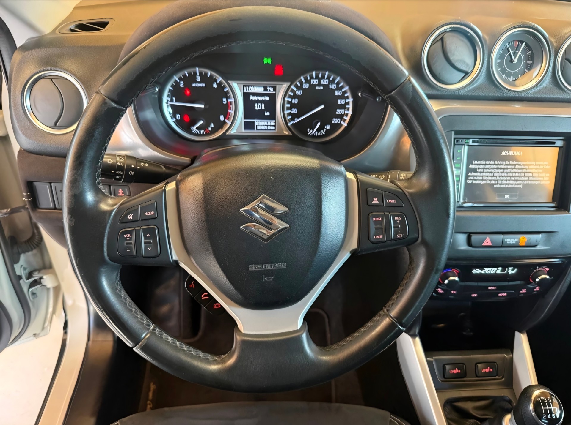 SUZUKI Vitara 1.6 TD Sergio Cellano Top-image-9
