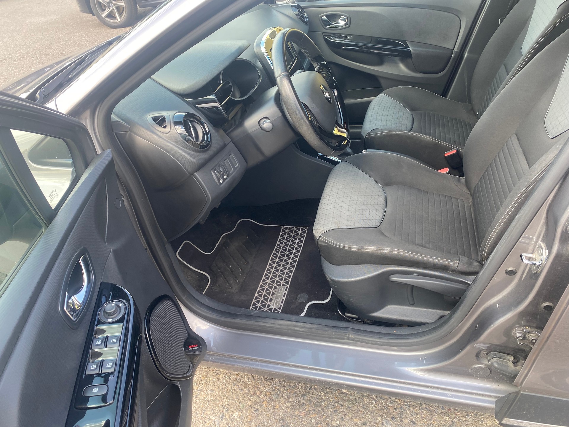 RENAULT Clio 1.2 16V T Dynamique EDC-image-6