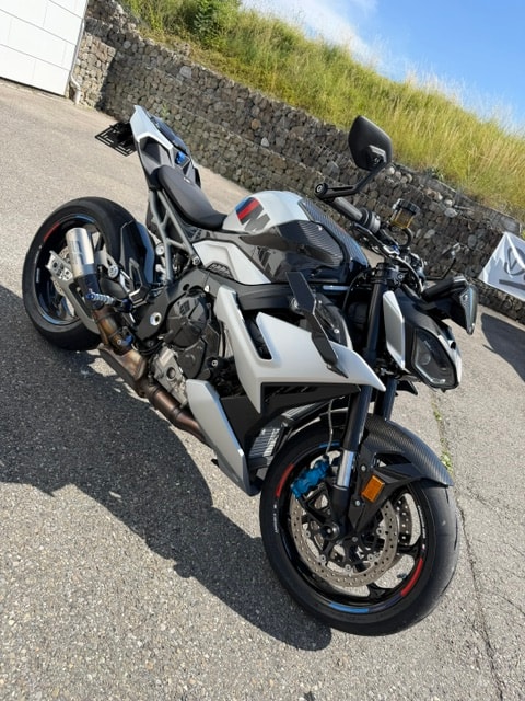 BMW M 1000 R