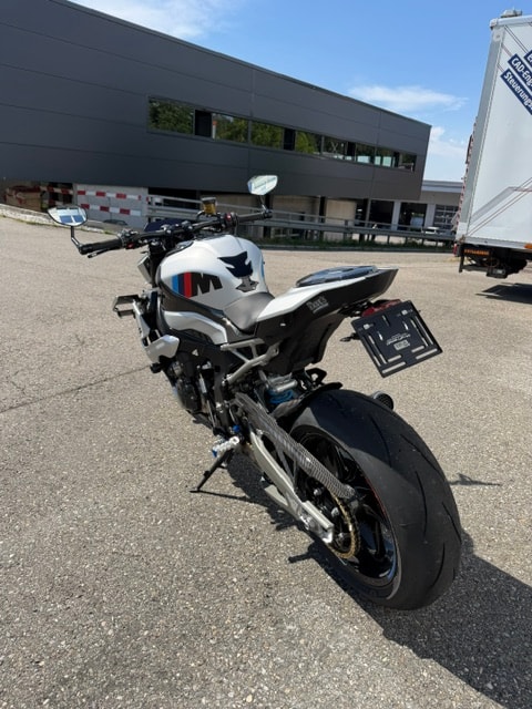 BMW M 1000 R-image-2