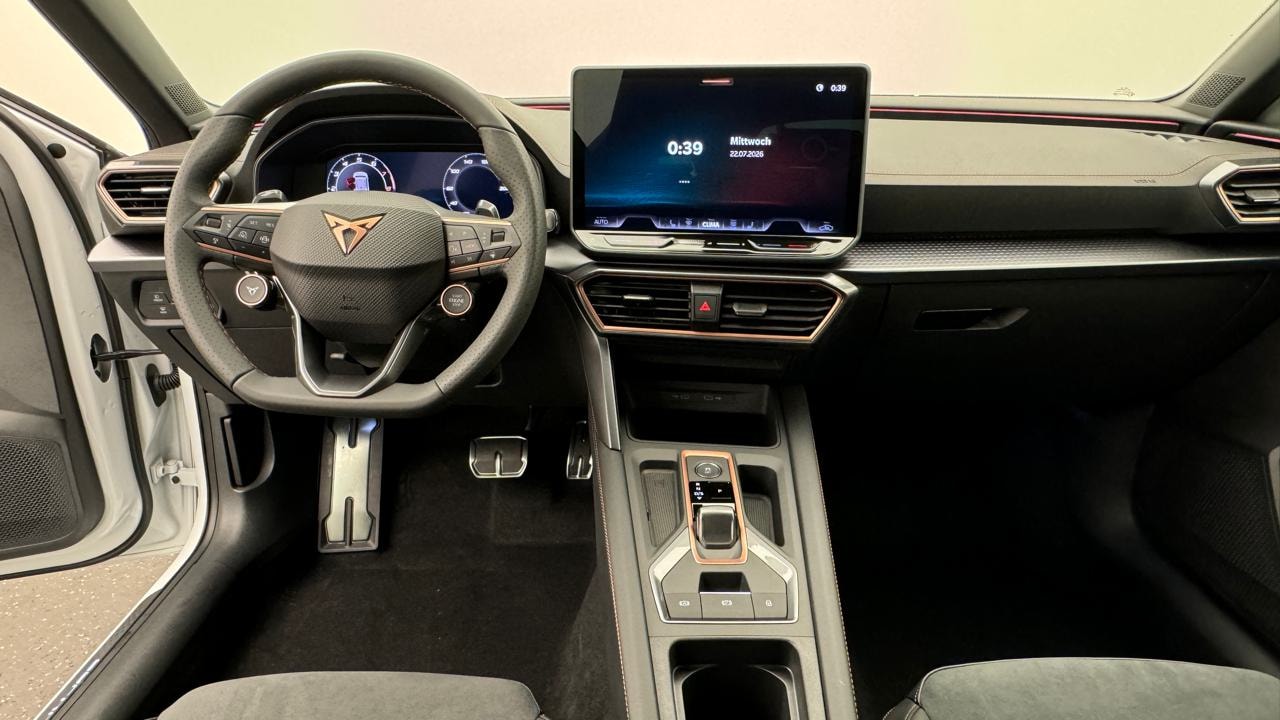 CUPRA LEON ST 2.0 TSI VZ Black Edition-image-5