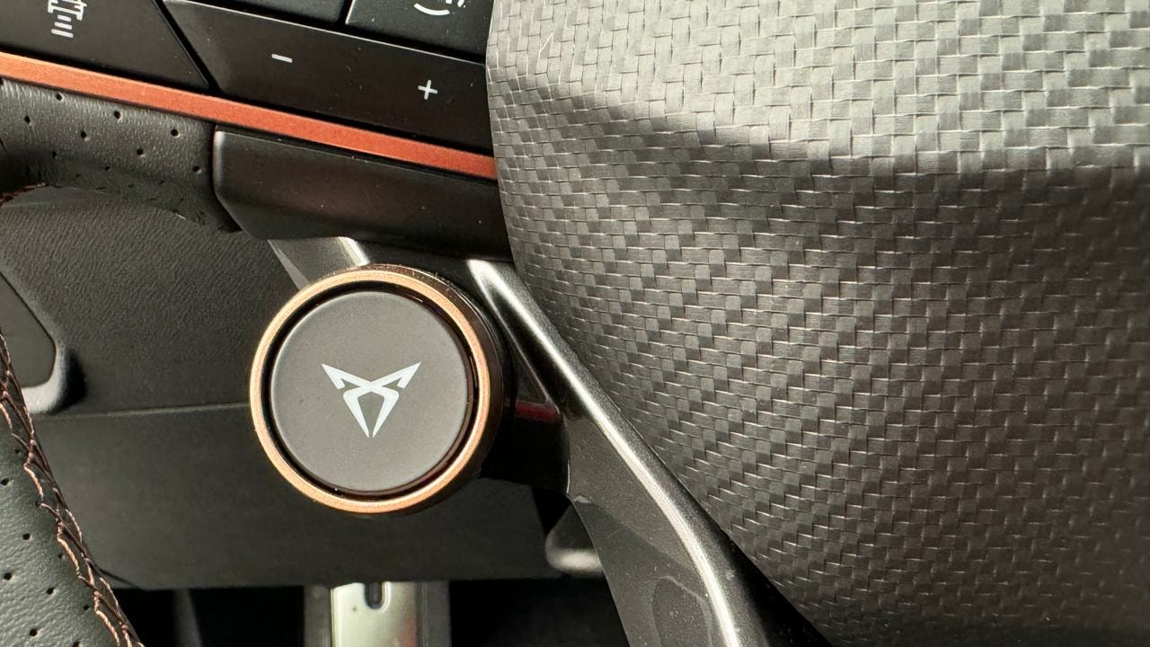 CUPRA LEON ST 2.0 TSI VZ Black Edition-image-9