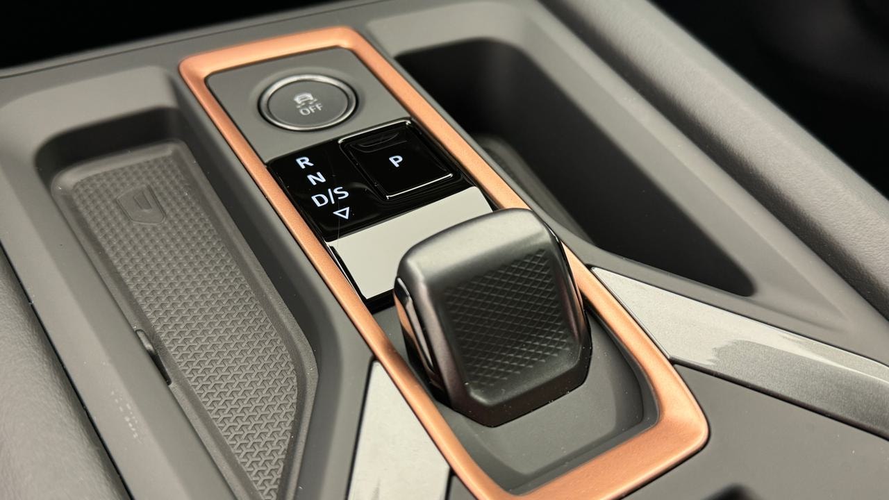CUPRA LEON ST 2.0 TSI VZ Black Edition-image-10