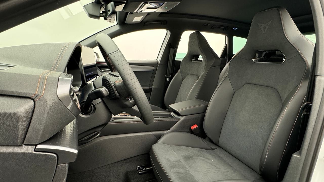 CUPRA LEON ST 2.0 TSI VZ Black Edition-image-4