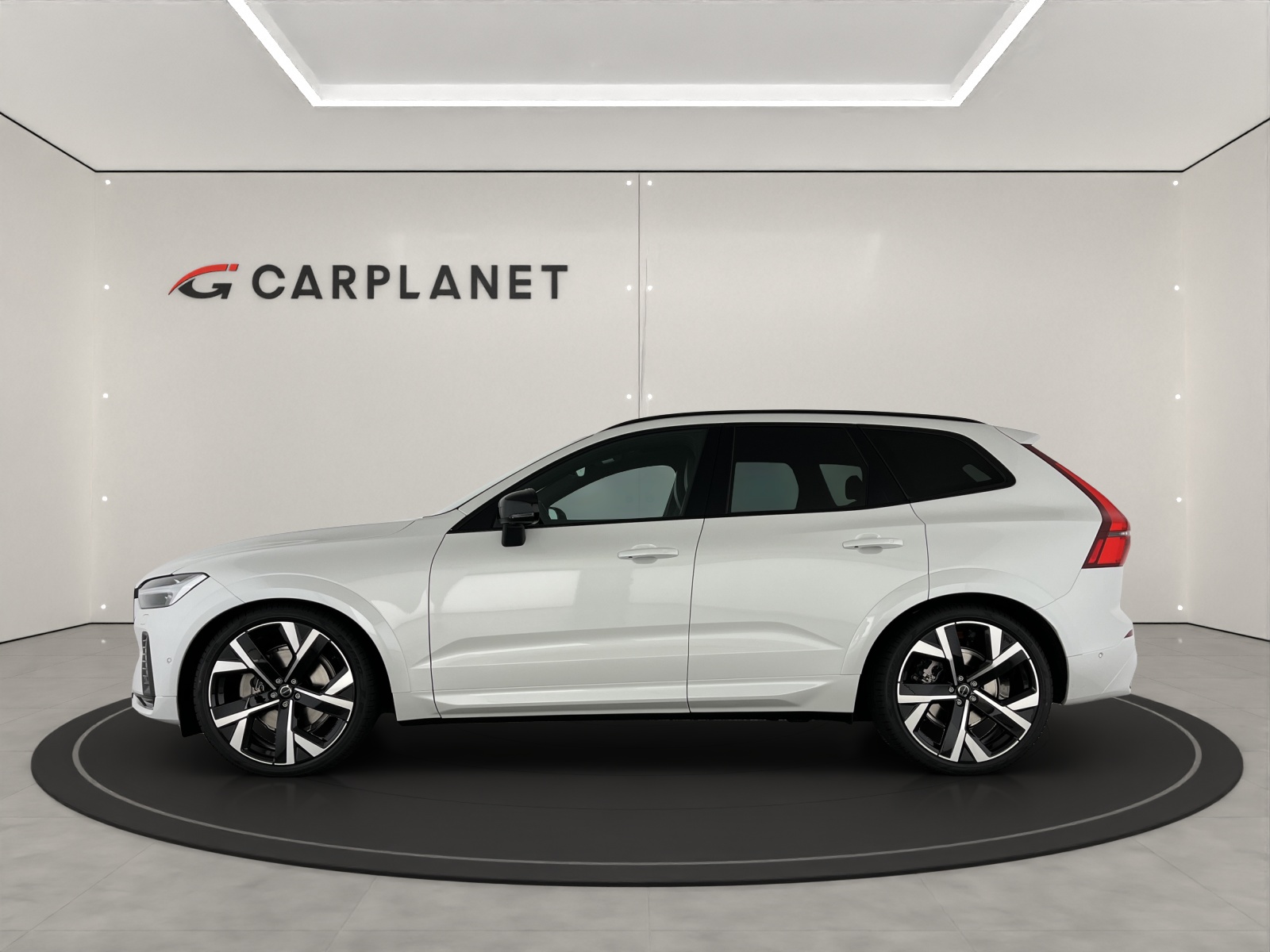 VOLVO XC60 2.0 B5 MH Black Edition AWD-image-2