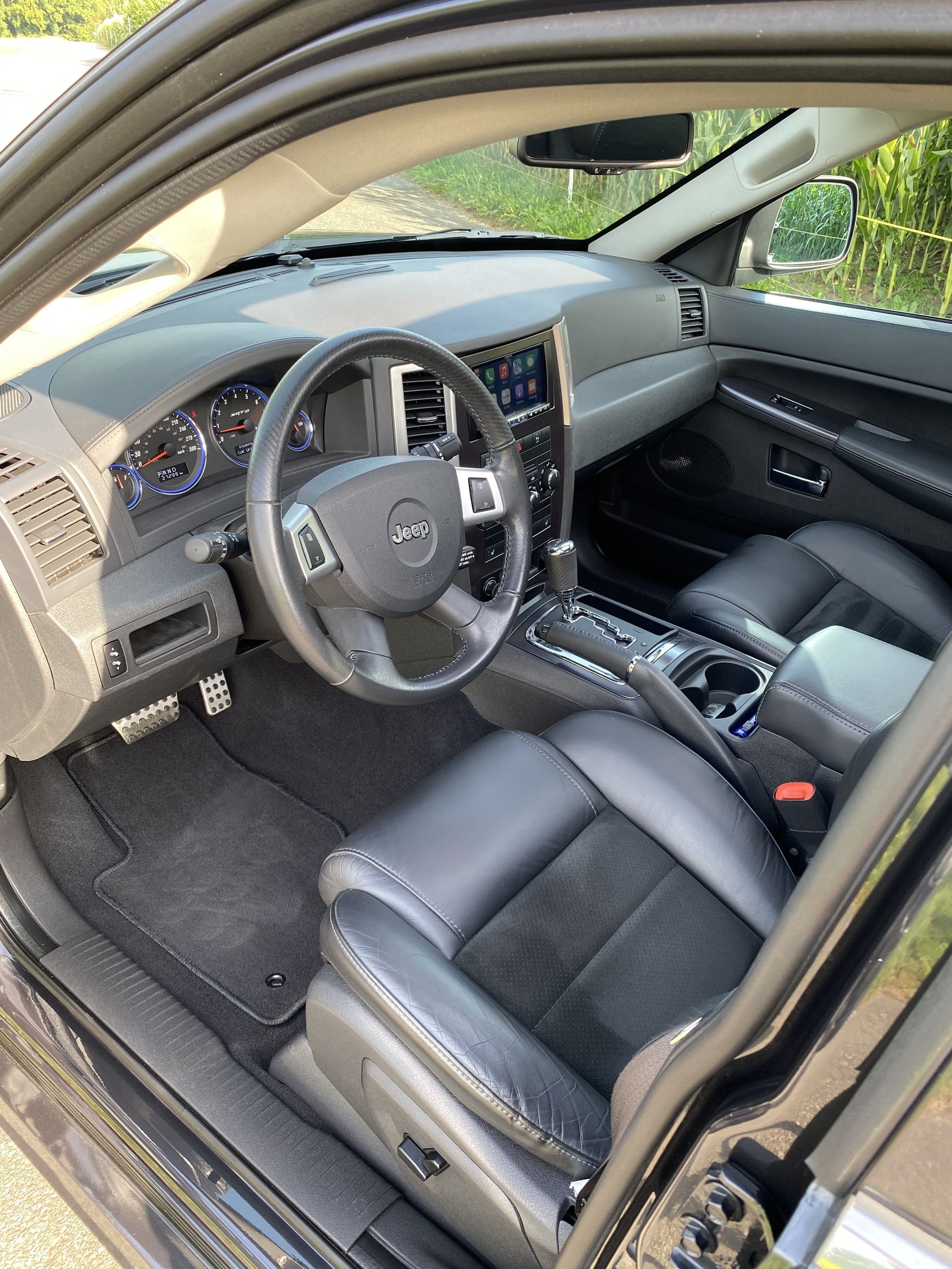 JEEP SRT8-image-6