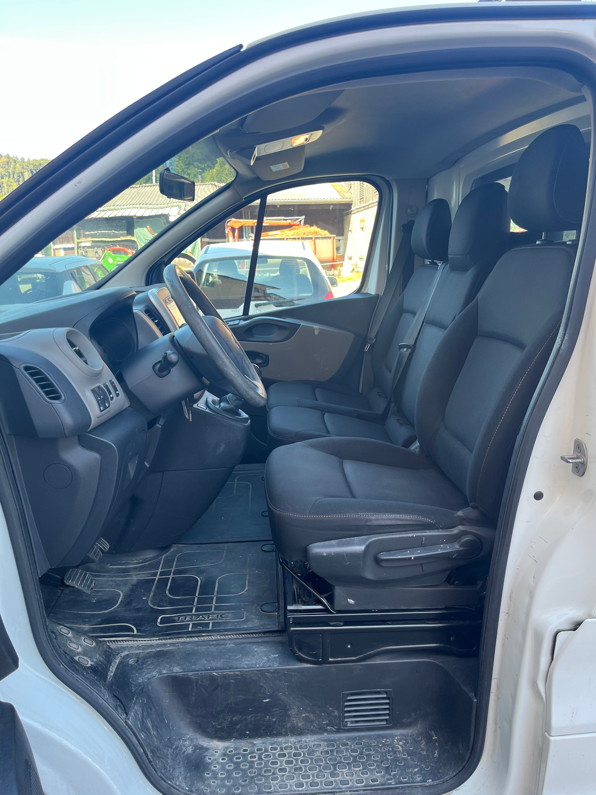 RENAULT Trafic 1.6 ENERGY TwinT. dCi120 2.9t Busin. L1H1-image-12