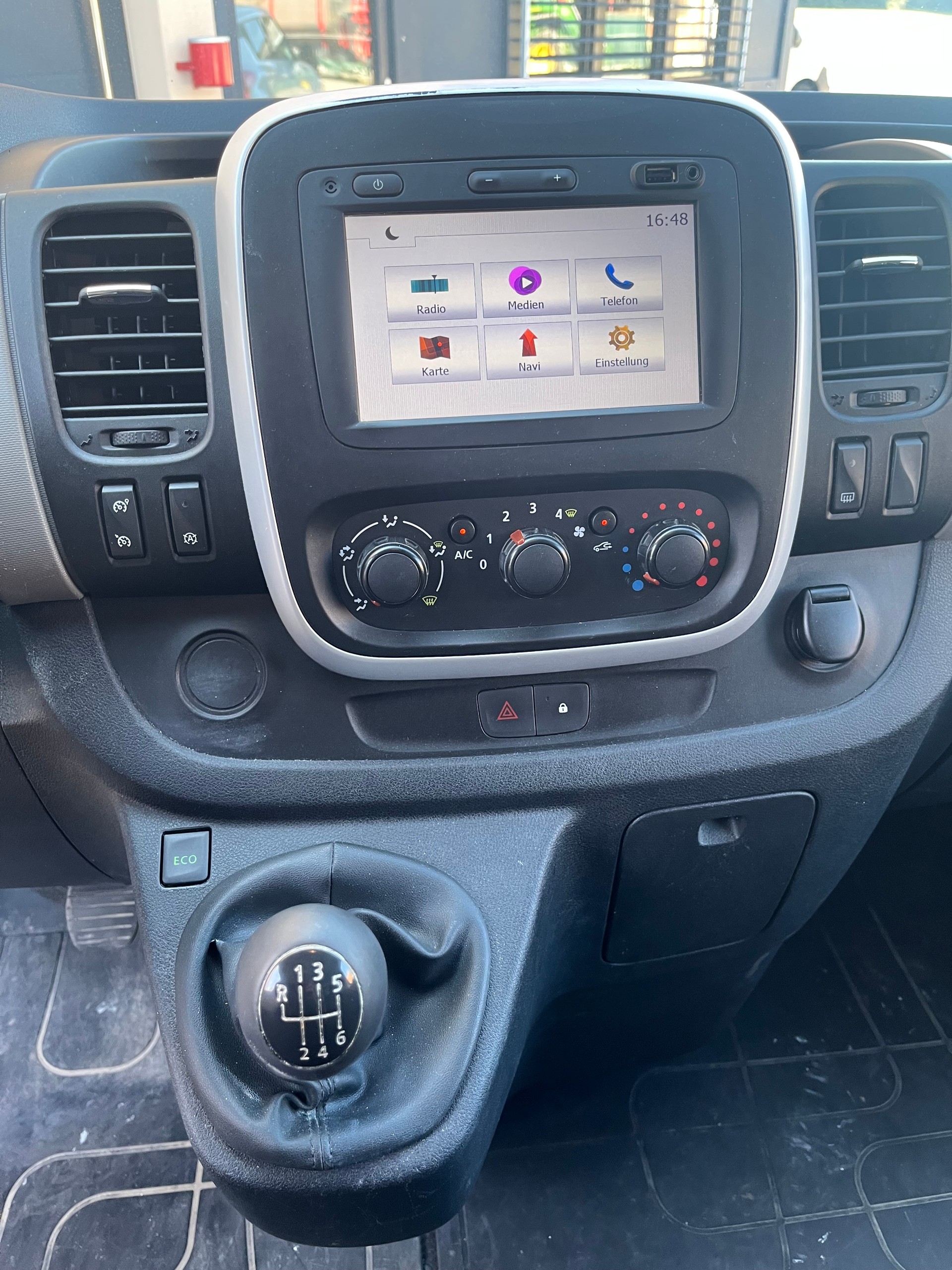 RENAULT Trafic 1.6 ENERGY TwinT. dCi120 2.9t Busin. L1H1-image-10