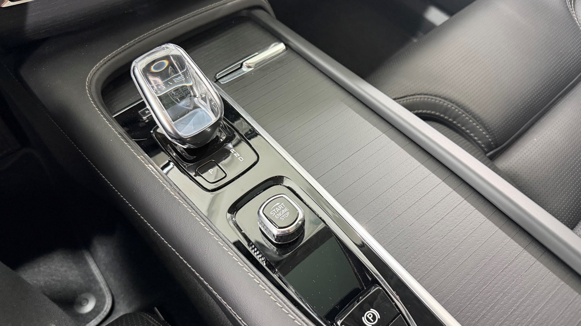 VOLVO XC90 2.0 T8 TE Ultimate Dark 7-image-10