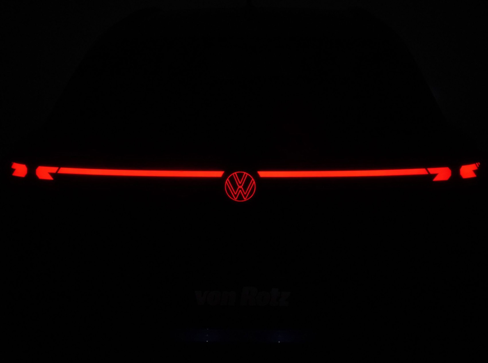 VW T-Roc 1.5 eTSI R-Line DSG-image-3