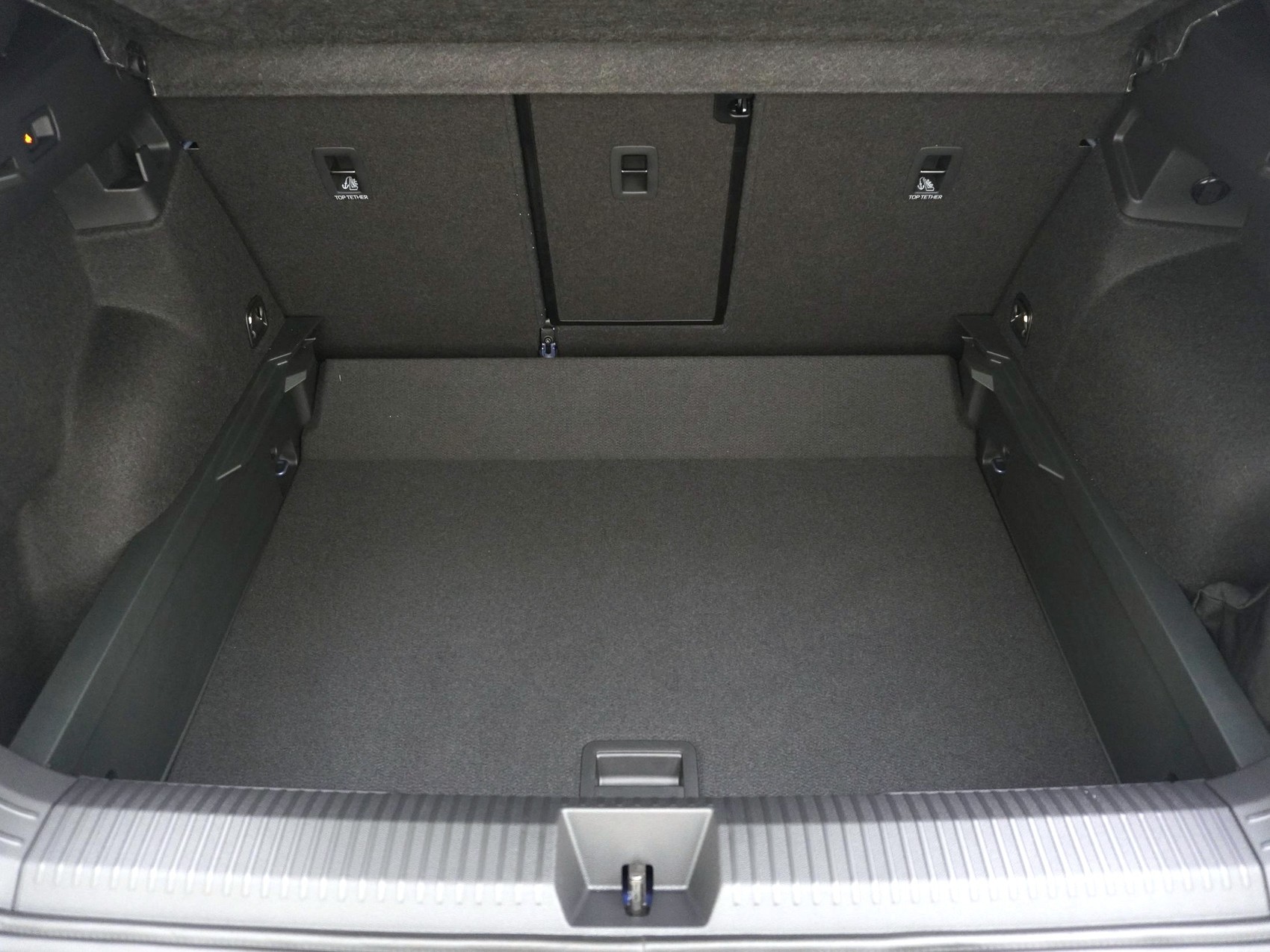VW T-Roc 1.5 eTSI R-Line DSG-image-24