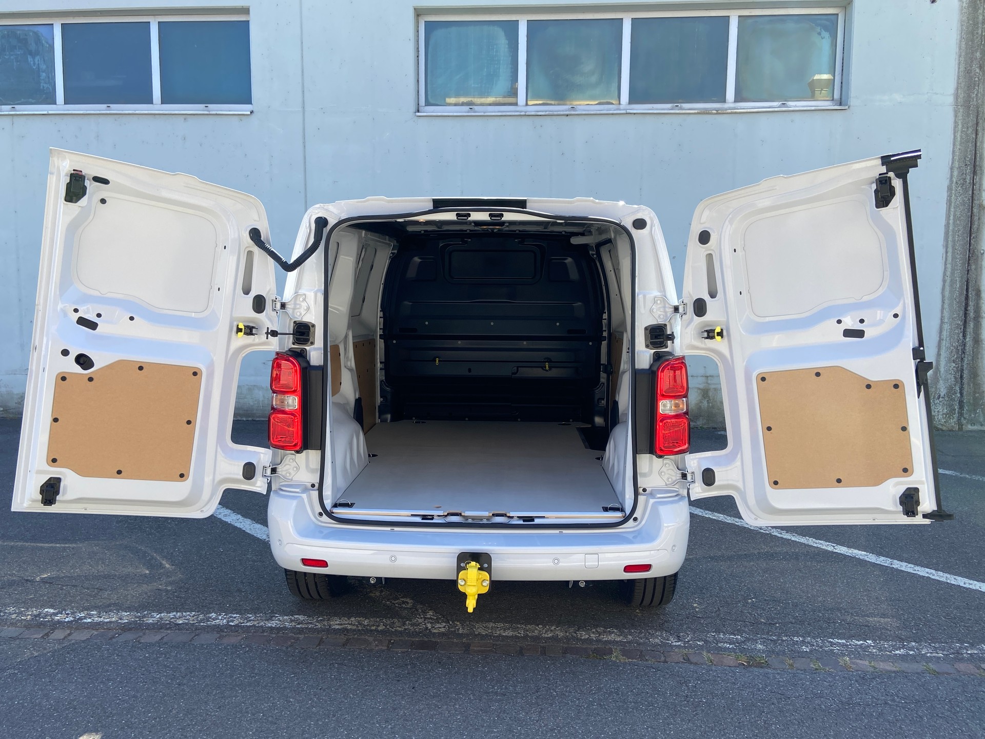 FIAT Scudo 2.0 BlueHDi L2 EAT8 Automat-image-15