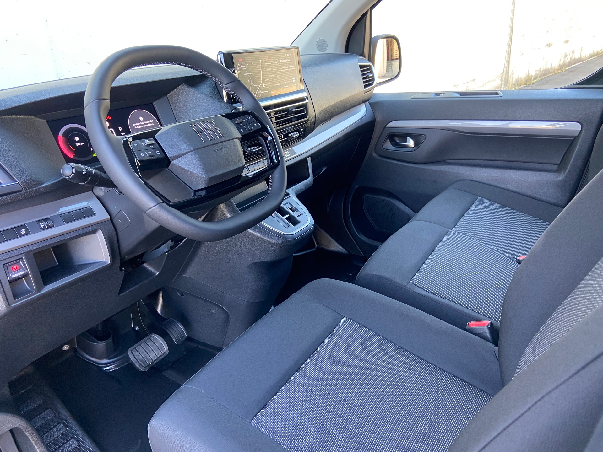 FIAT Scudo 2.0 BlueHDi L2 EAT8 Automat-image-4