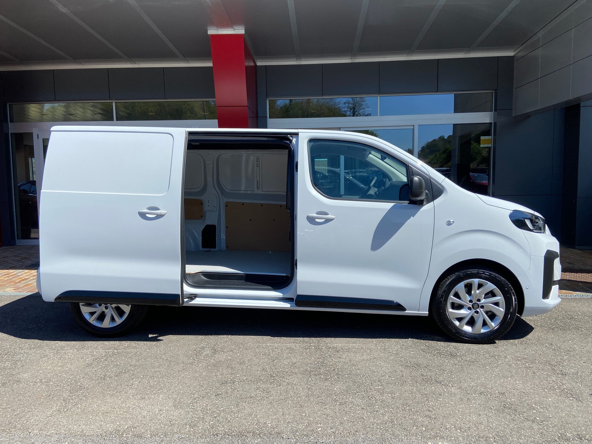 FIAT Scudo 2.0 BlueHDi L2 EAT8 Automat-image-22