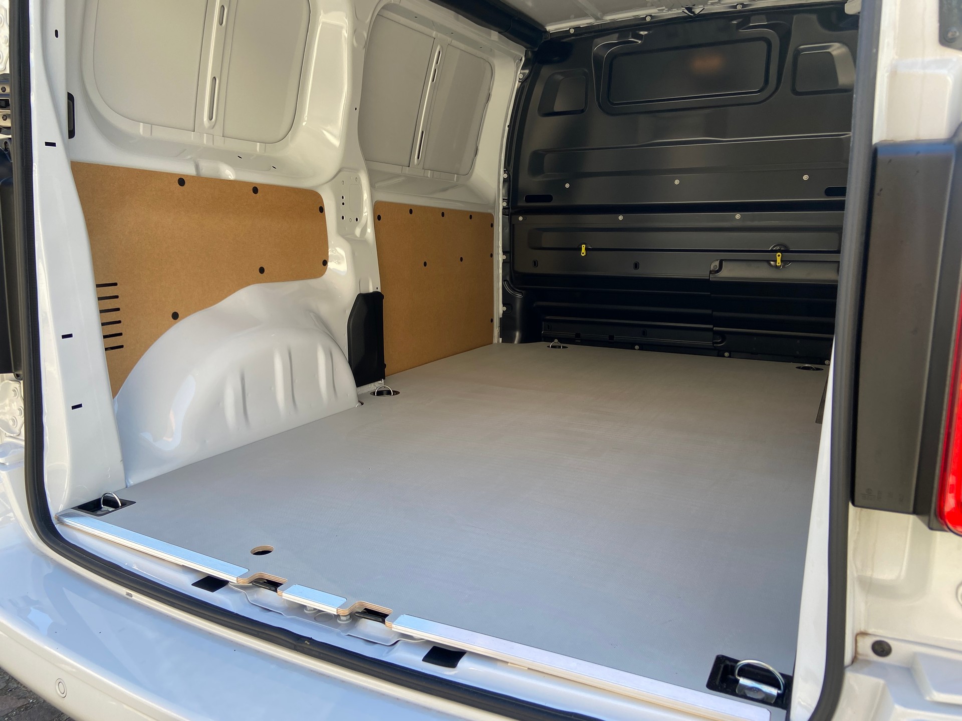 FIAT Scudo 2.0 BlueHDi L2 EAT8 Automat-image-18