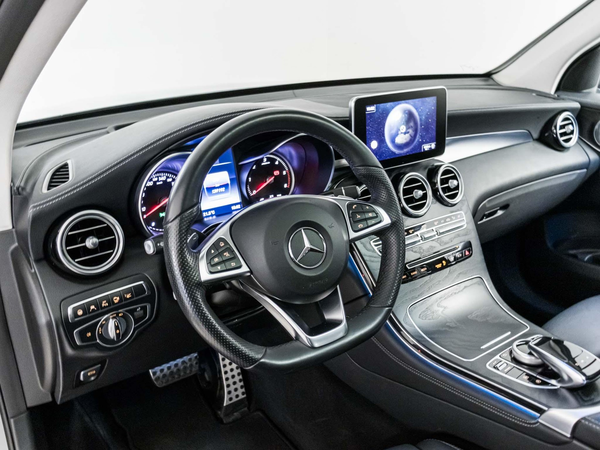 MERCEDES-BENZ GLC 350 d 4MATIC-image-9