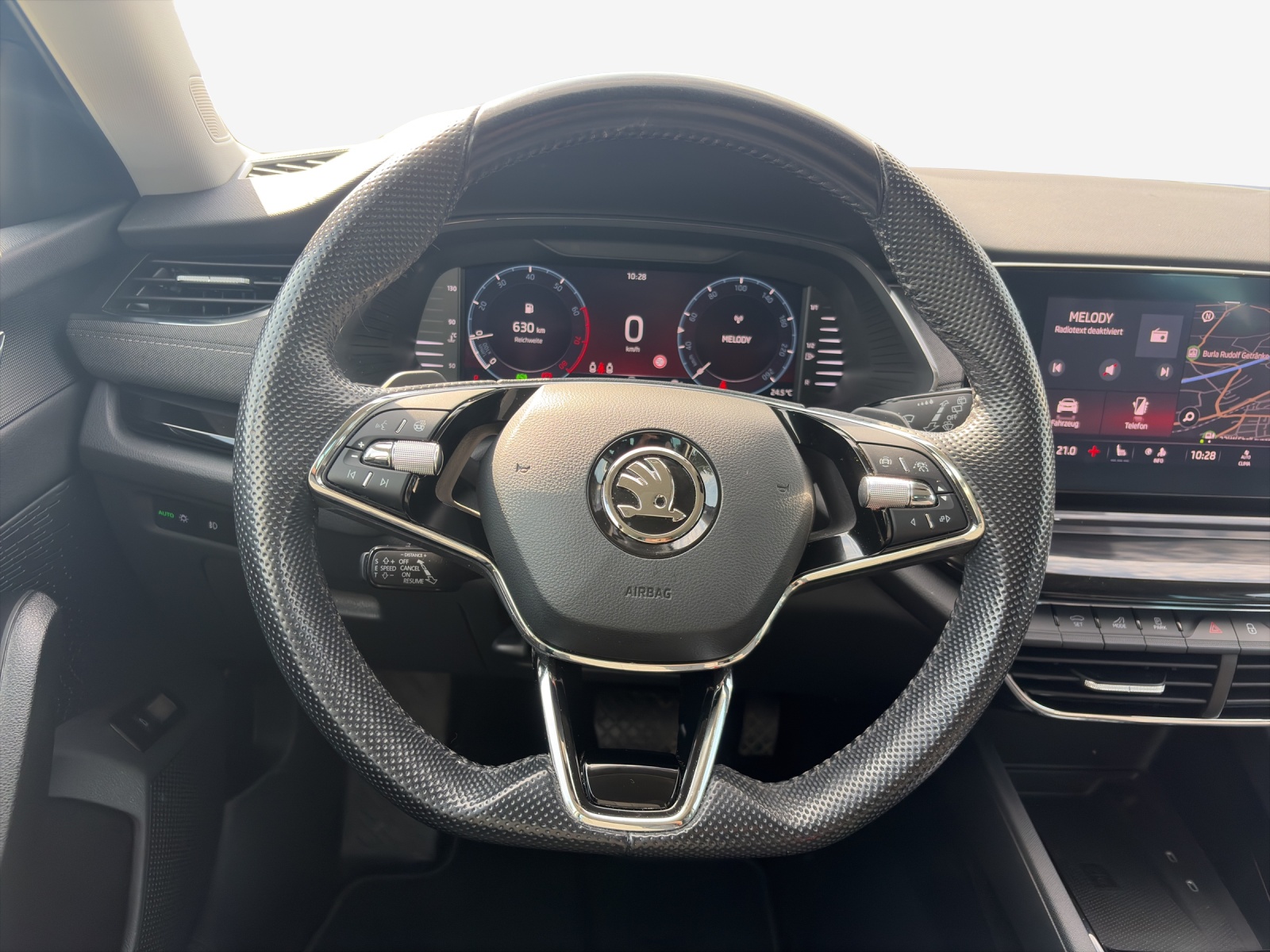 SKODA Octavia Combi 1.5 TSI mHEV DSG Style-image-9