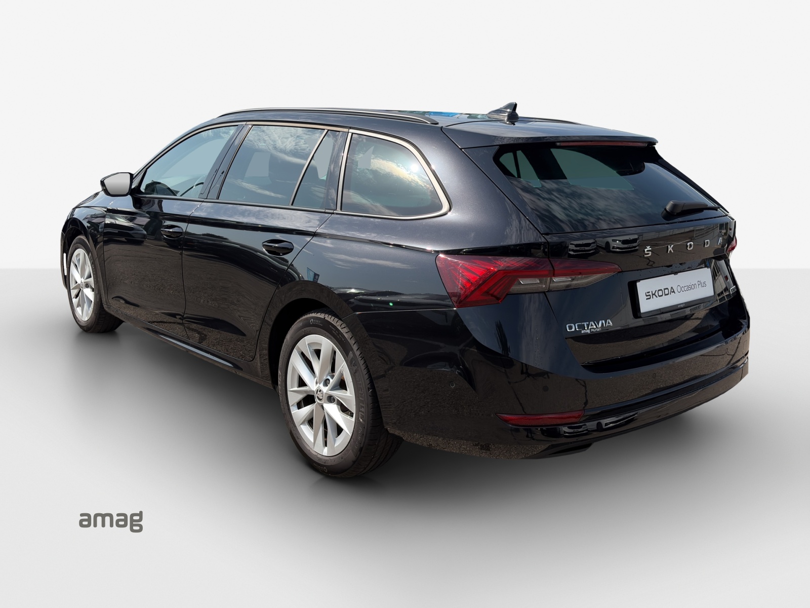 SKODA Octavia Combi 1.5 TSI mHEV DSG Style-image-2