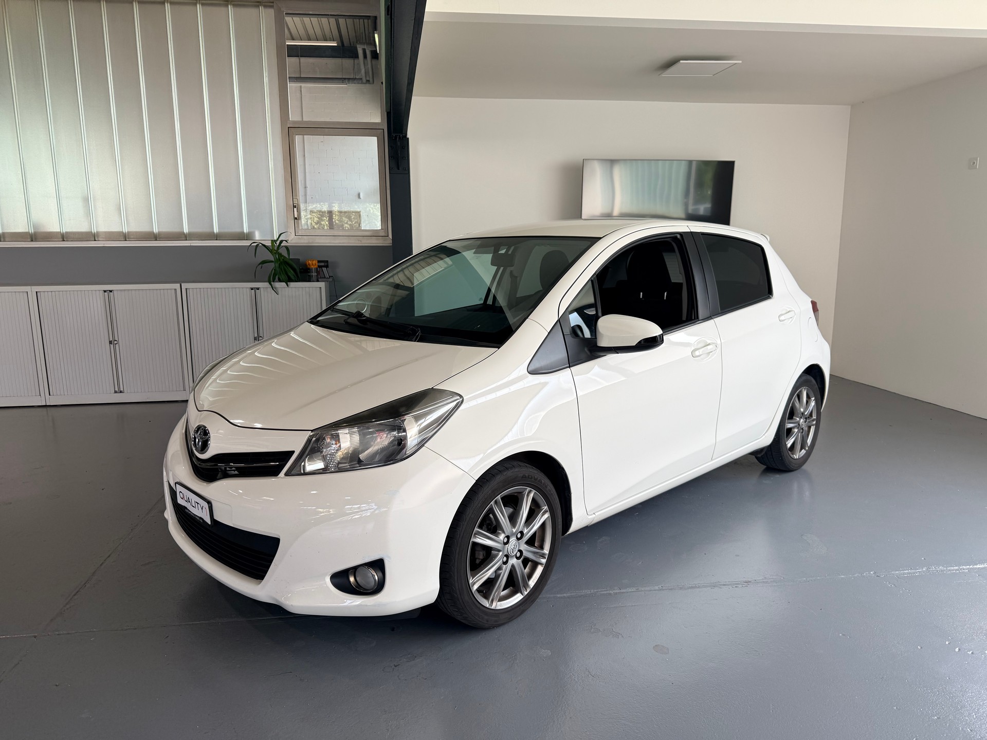 TOYOTA Yaris 1.33 Style-image-3