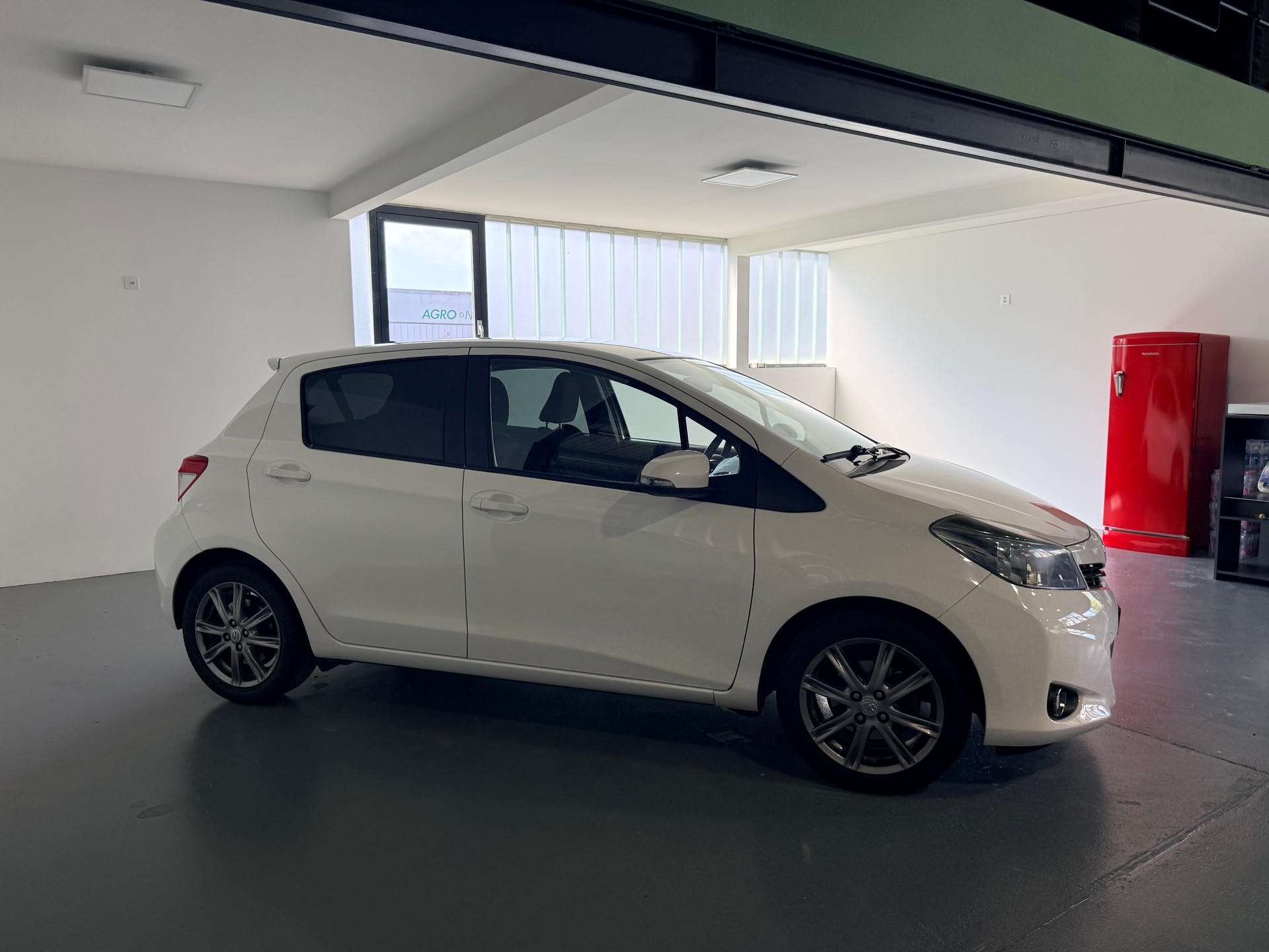 TOYOTA Yaris 1.33 Style-image-2