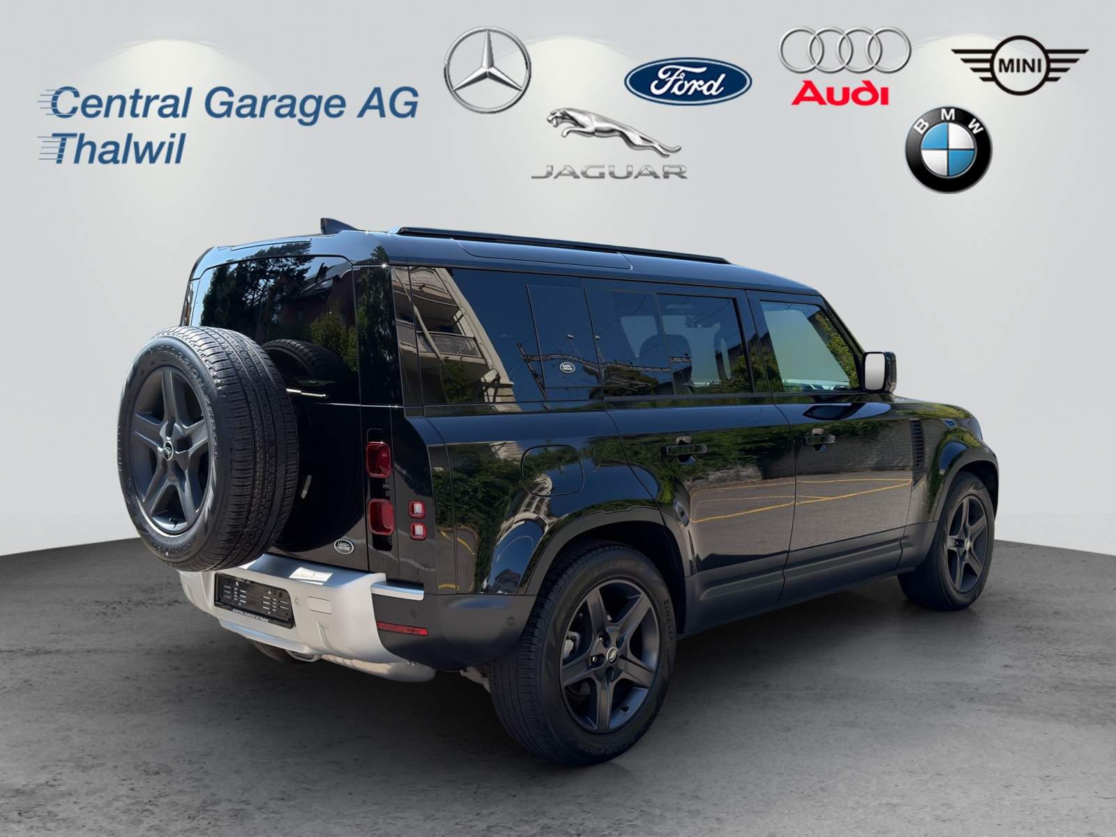 LAND ROVER Defender 110 3.0 D I6 200 SE AWD AT8-image-5