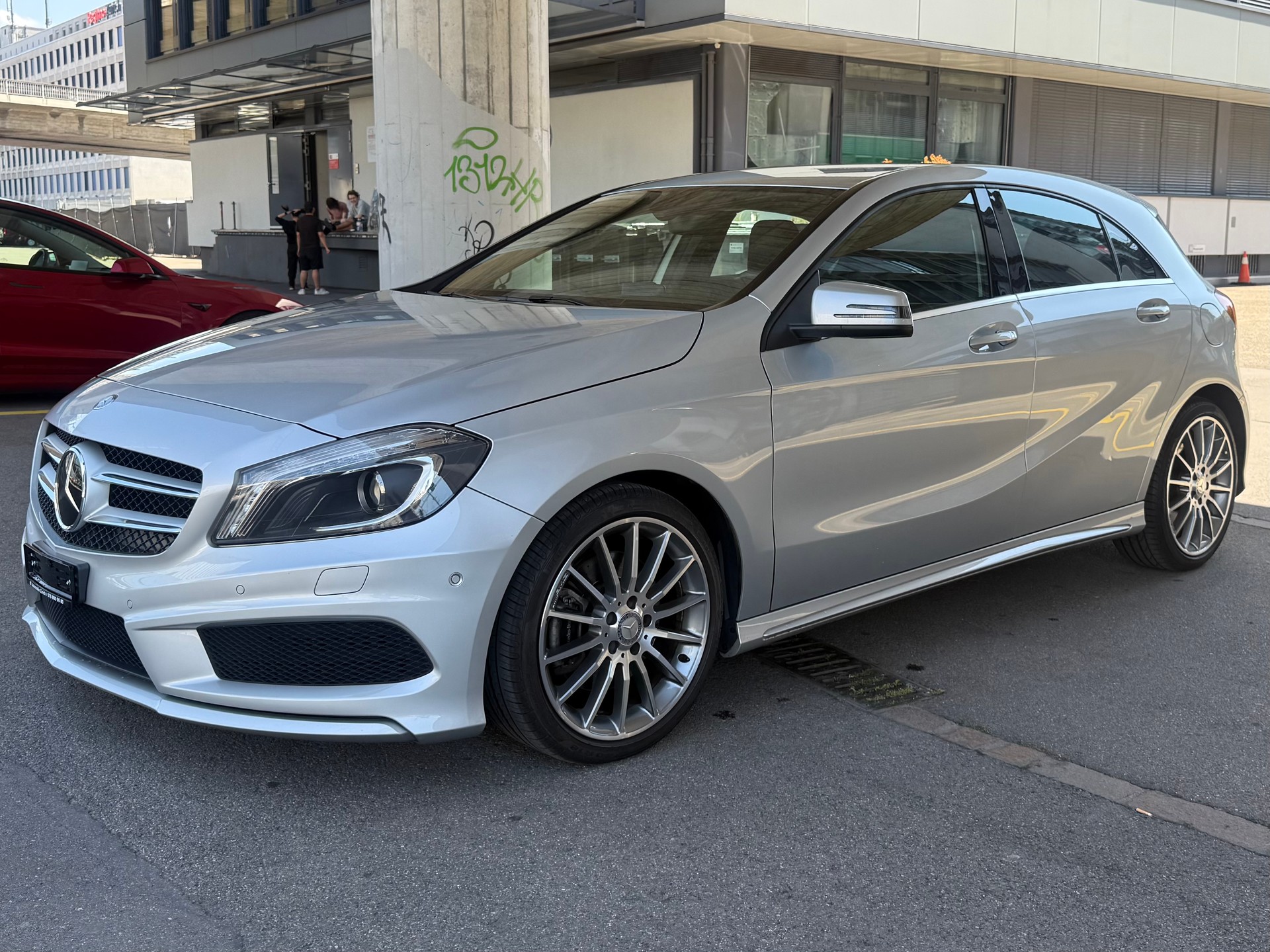MERCEDES-BENZ A 250 AMG Line 4Matic 7G-DCT-image-2