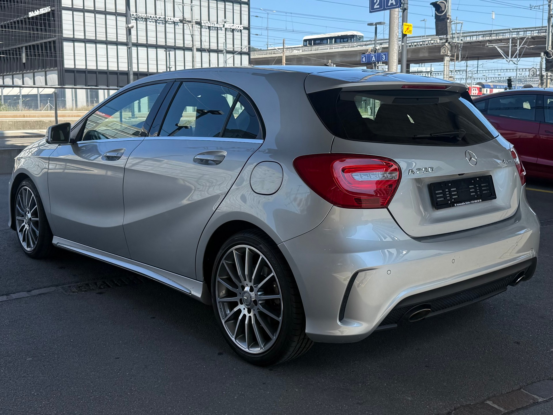 MERCEDES-BENZ A 250 AMG Line 4Matic 7G-DCT-image-7