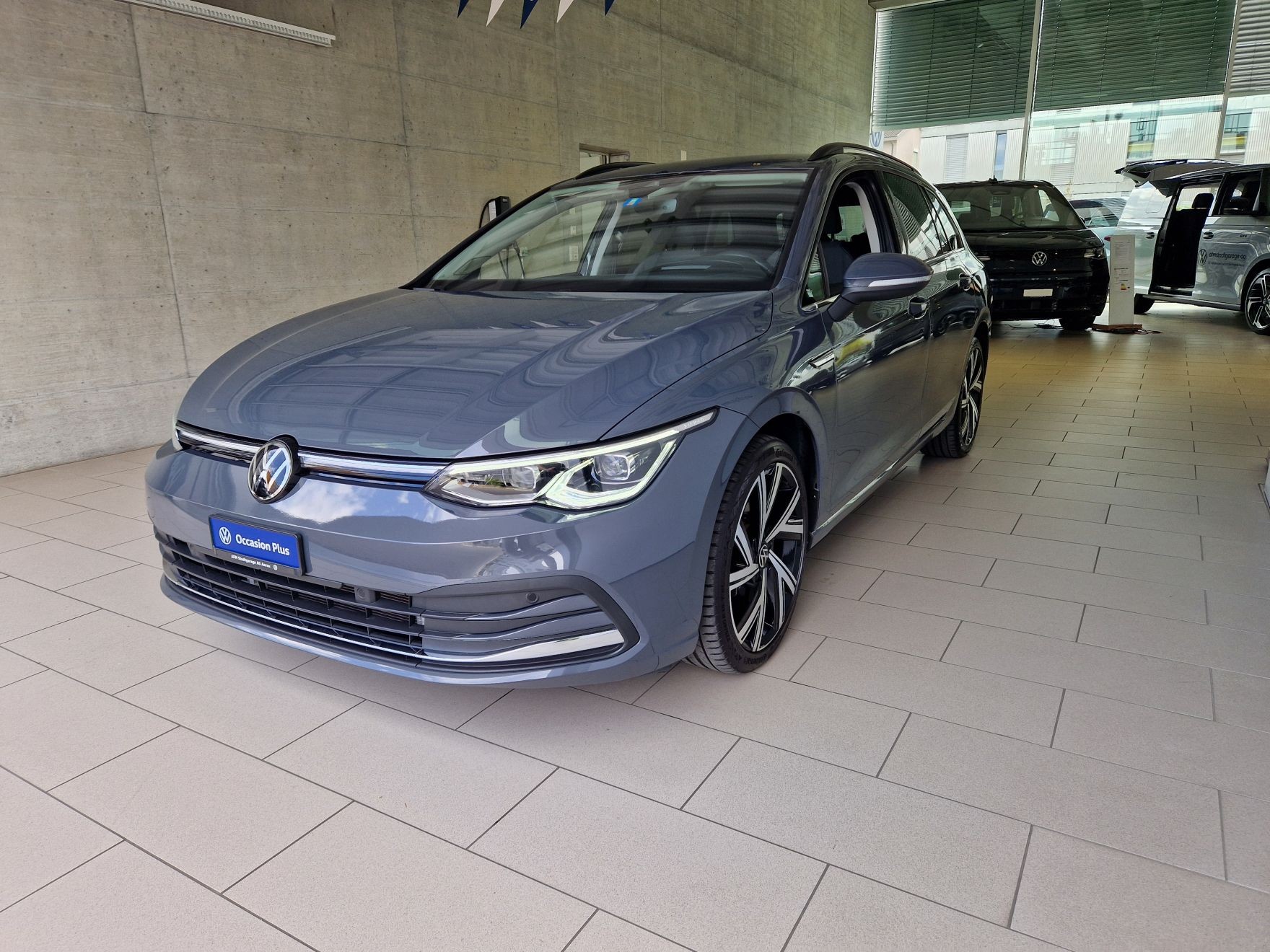VW Golf Variant 2.0 TSI Style DSG 4Motion-showroom-element-2