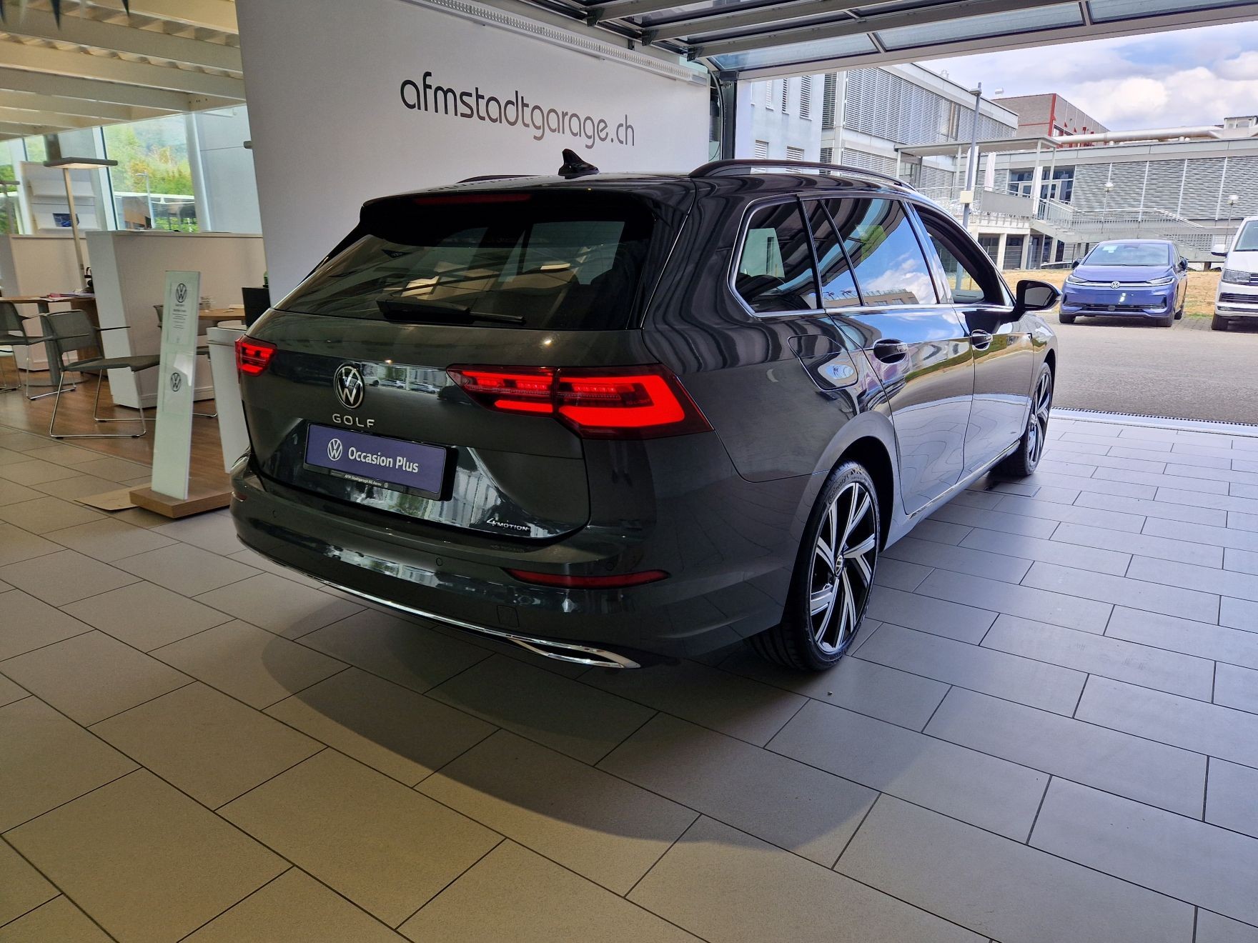 VW Golf Variant 2.0 TSI Style DSG 4Motion-showroom-element-3