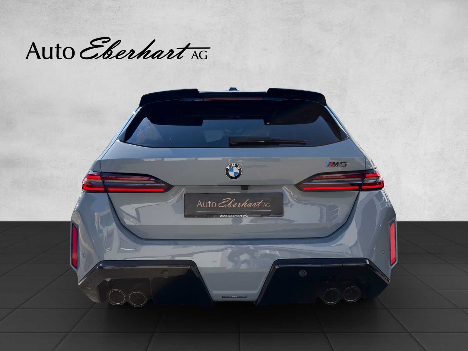 BMW M5 xDrive Touring-image-4