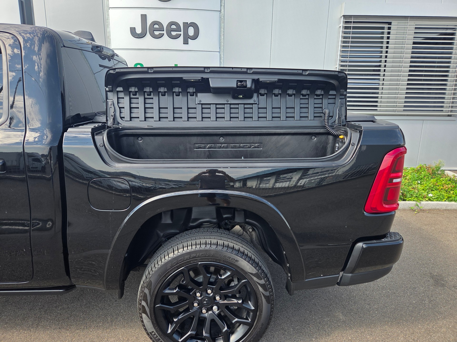 DODGE Ram 1500 3.0 I6 Hurricane Limited Night Edition 548 PS / 3.5T AHK-image-5