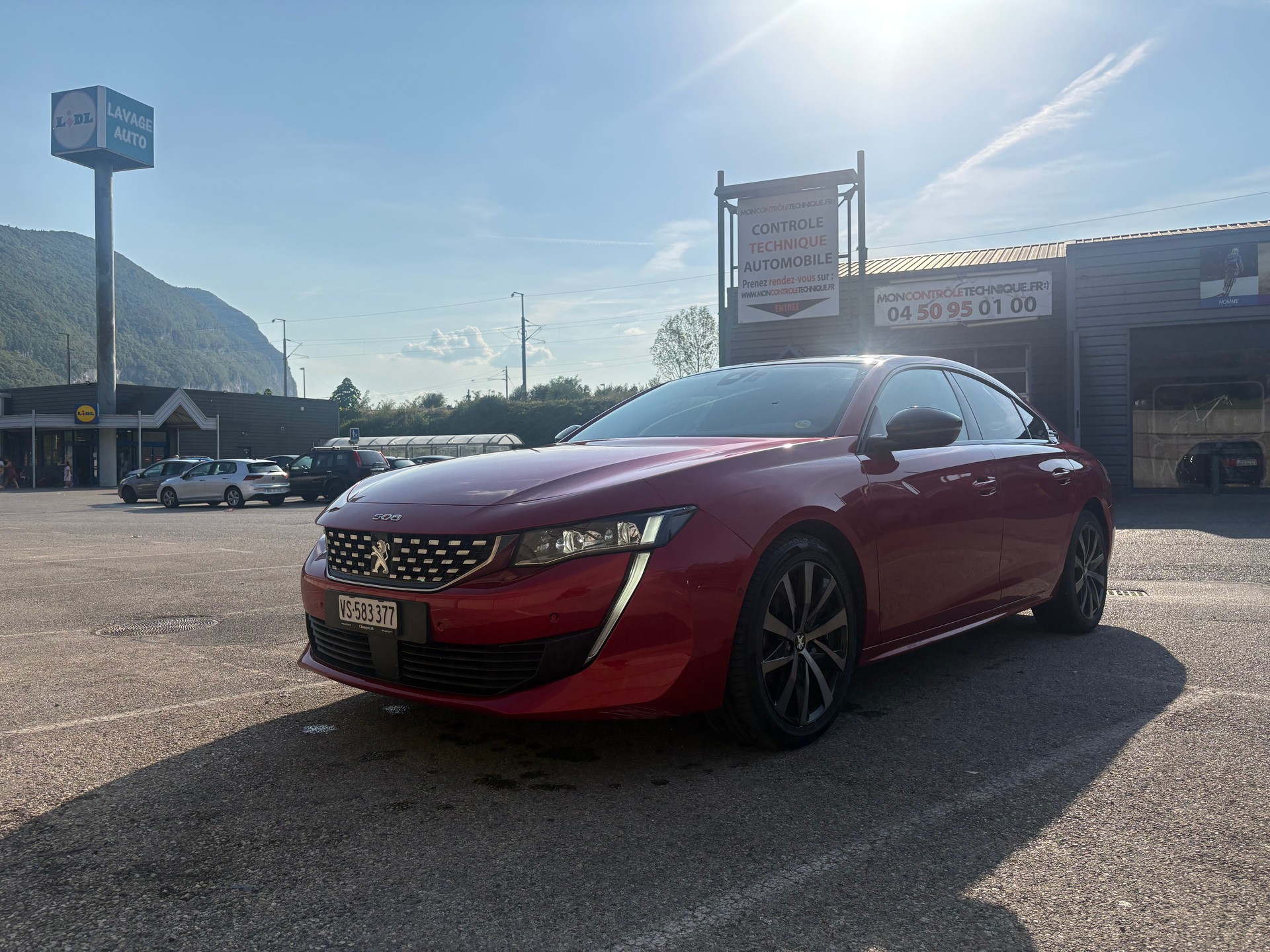 PEUGEOT 1.5 BlueHDi GT Line-image-2