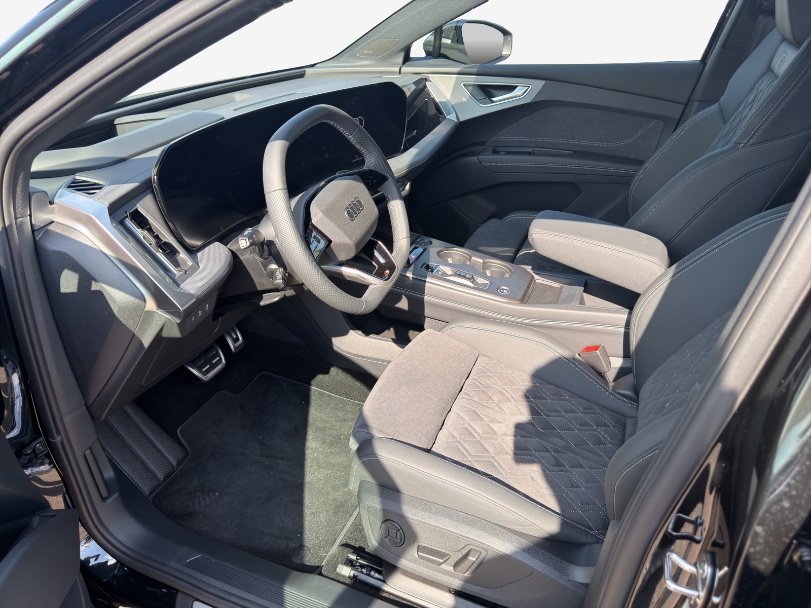 AUDI Q4 e-tron SUV quattro performance-image-7