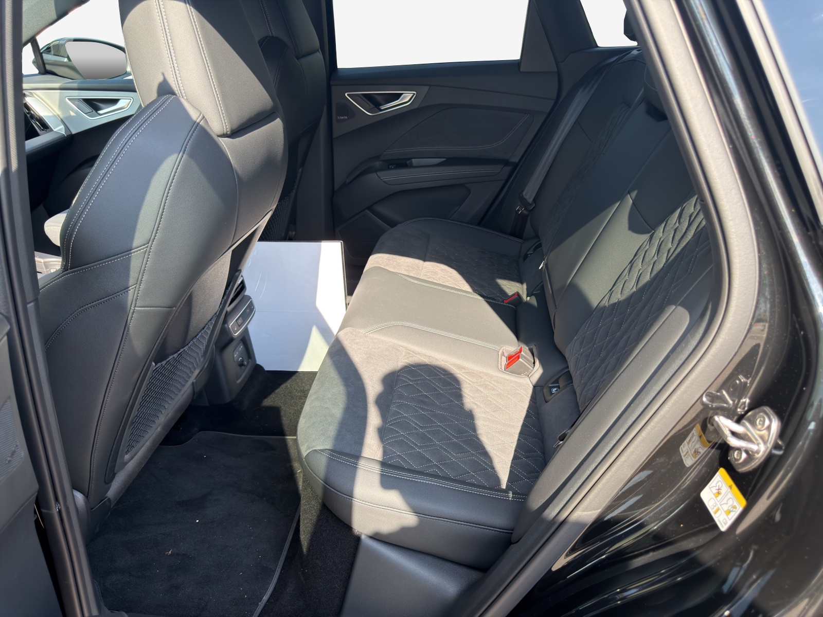 AUDI Q4 e-tron SUV quattro performance-image-11