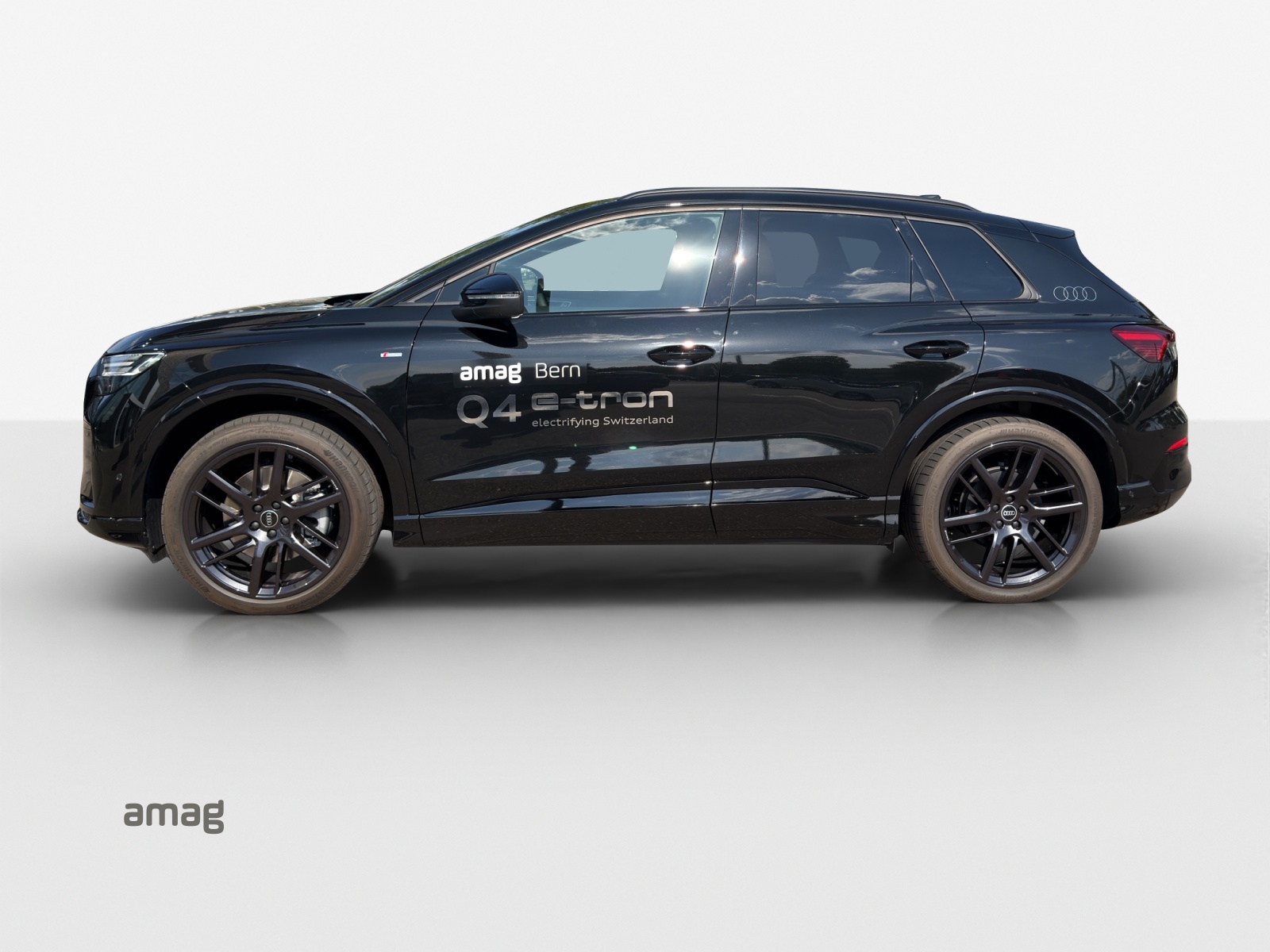 AUDI Q4 e-tron SUV quattro performance-image-1