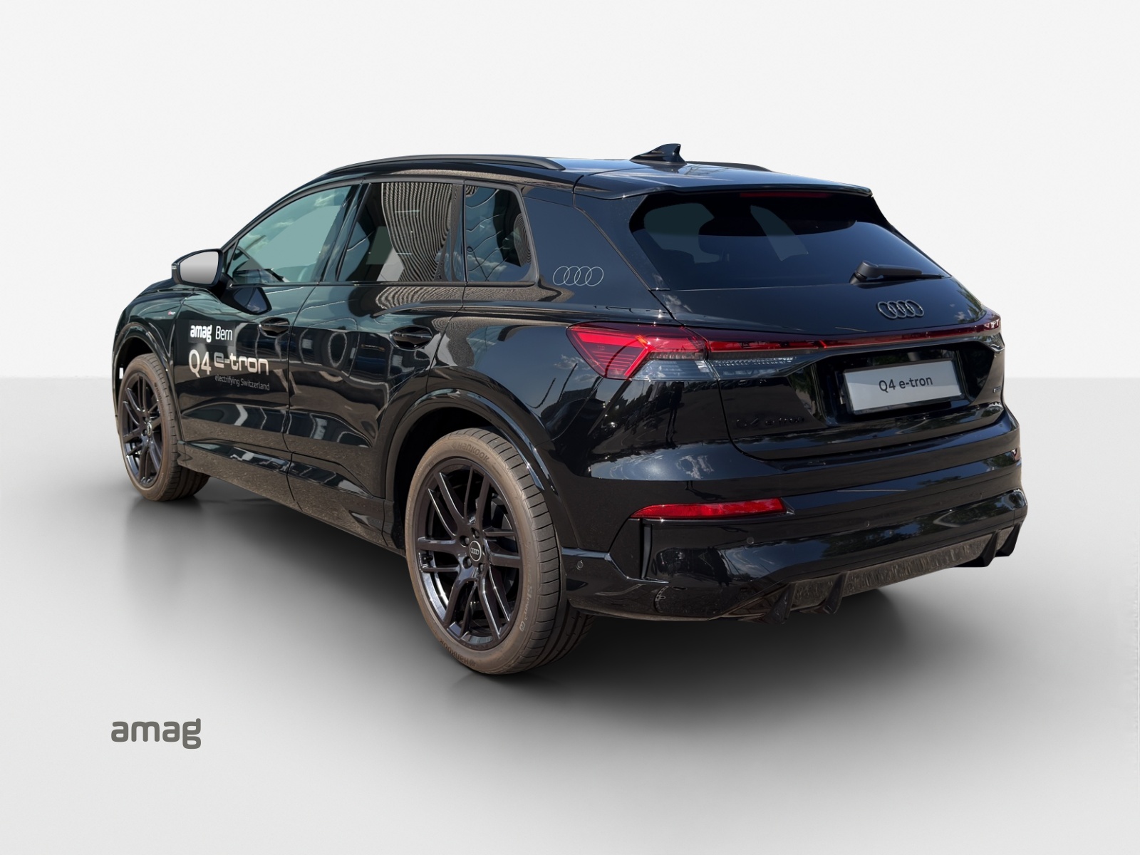 AUDI Q4 e-tron SUV quattro performance-image-2