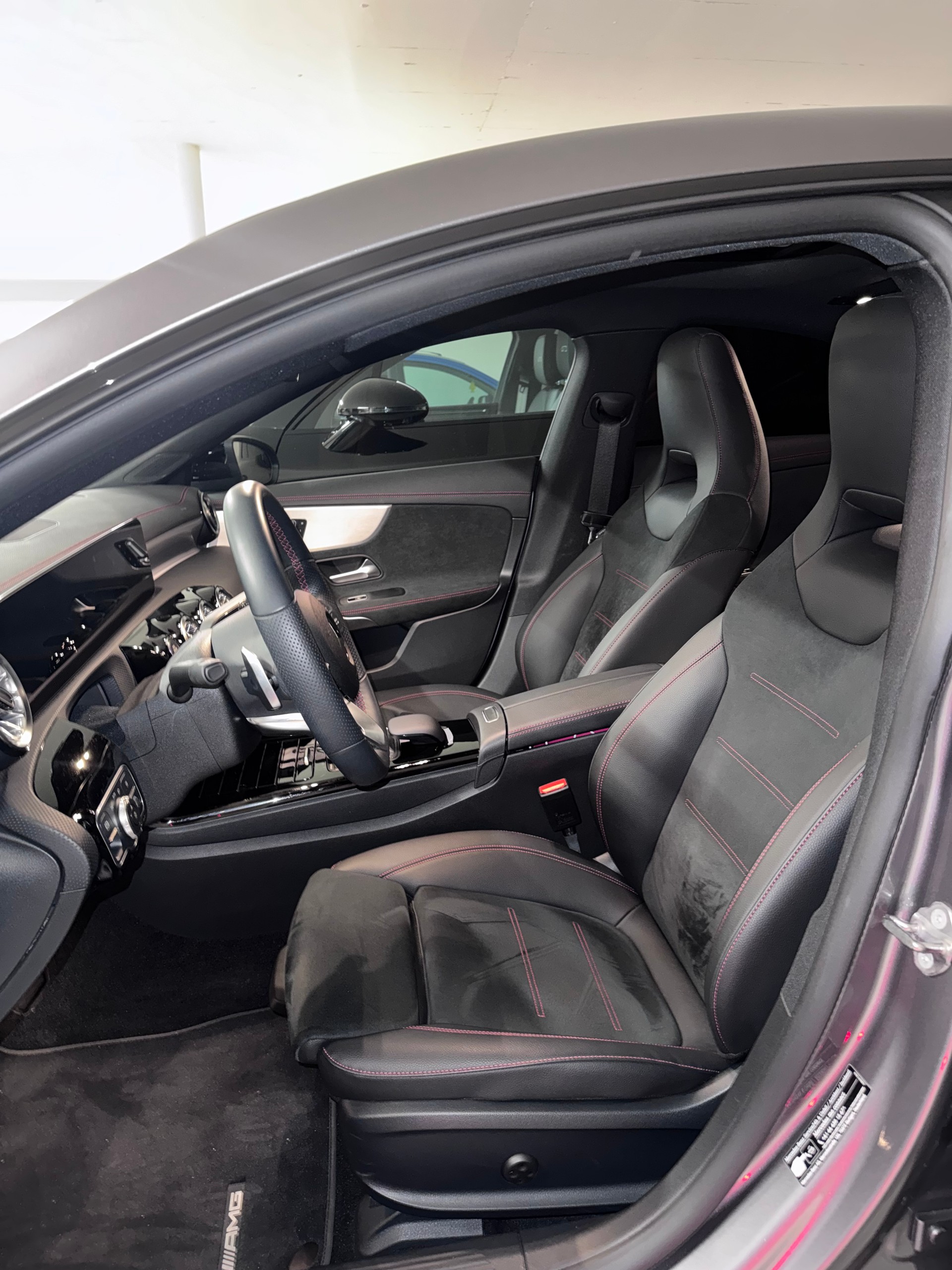 MERCEDES-BENZ CLA 250 Swiss Star AMG Line 4matic-image-3
